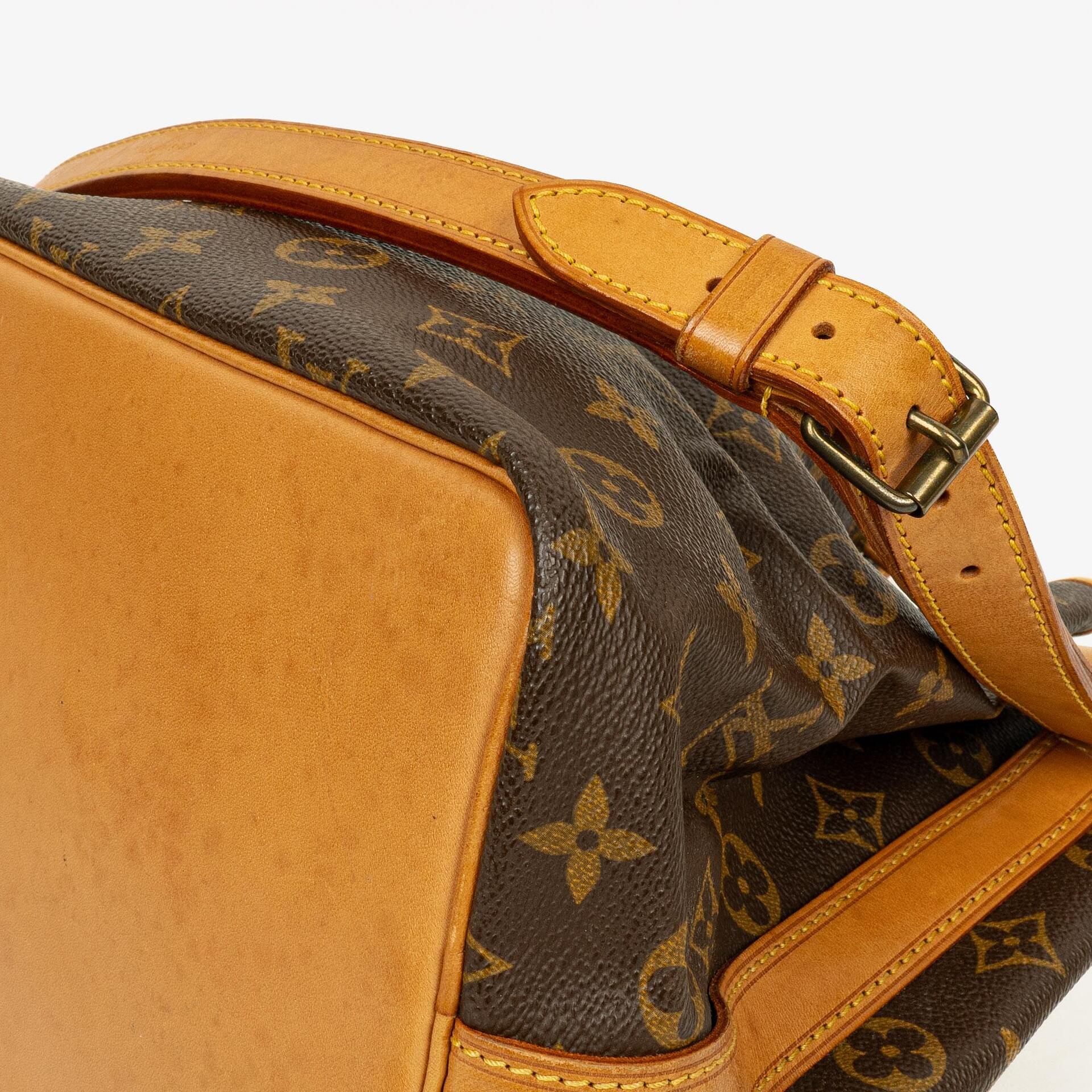 Louis Vuitton Petit Noe Schultertasche aus Monogramm Canvas