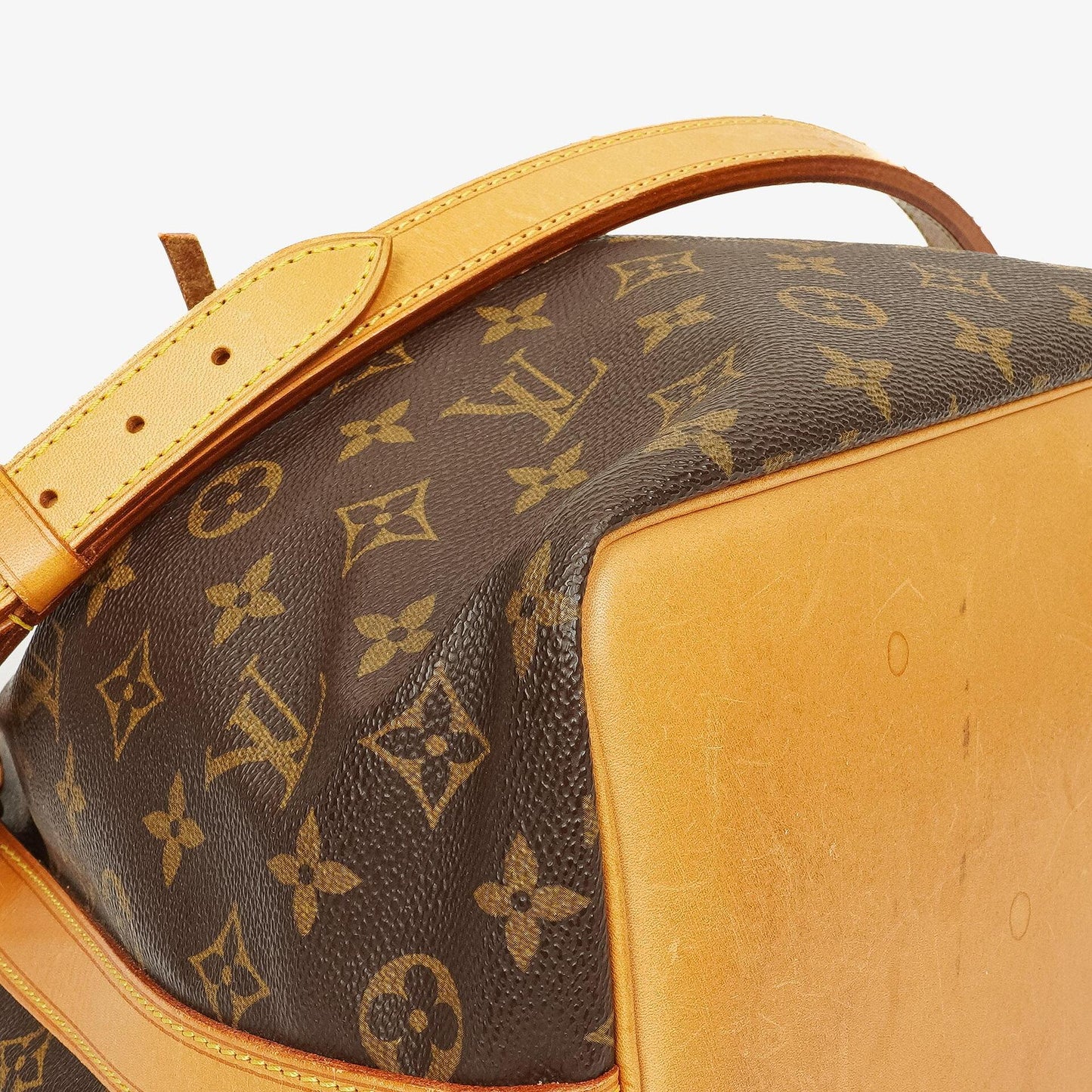 Louis Vuitton Petit Noé Schultertasche aus Monogram Canvas