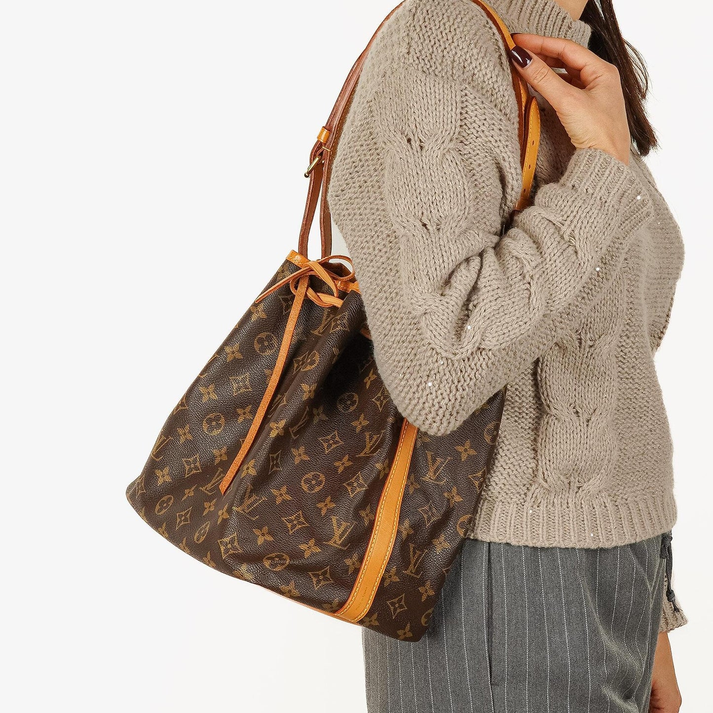 Louis Vuitton Petit Noé Schultertasche aus Monogram Canvas