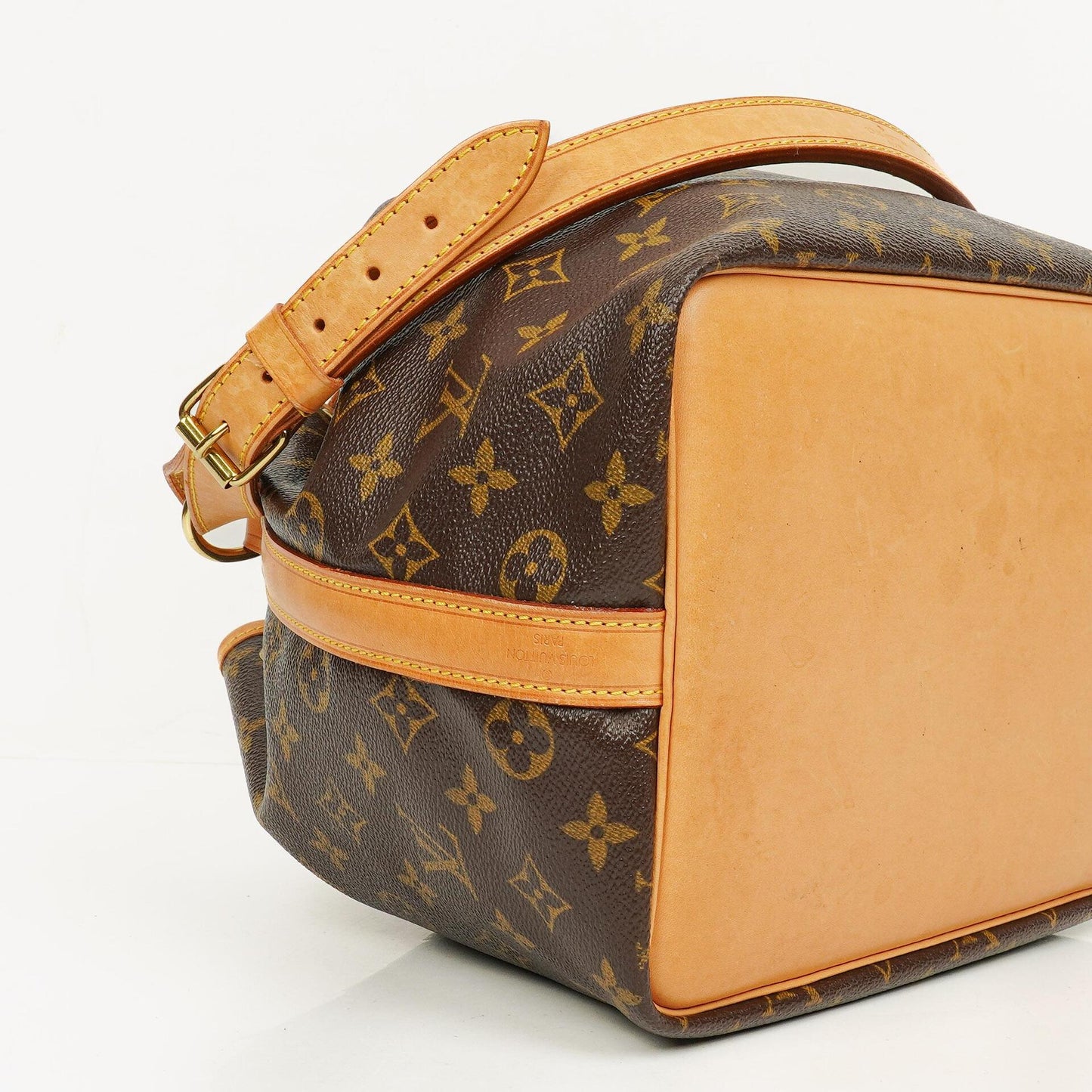 Louis Vuitton Petit Noe Schultertasche aus Monogram Canvas
