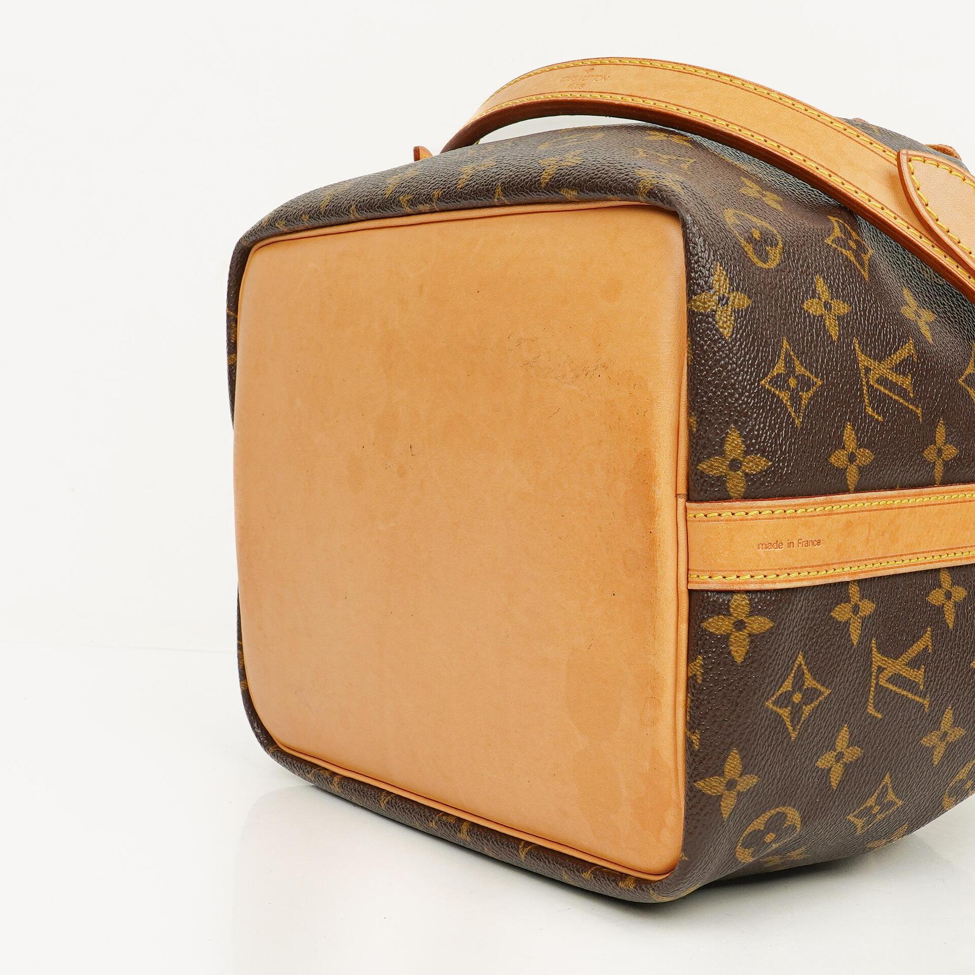 Louis Vuitton Petit Noe Schultertasche aus Monogram Canvas