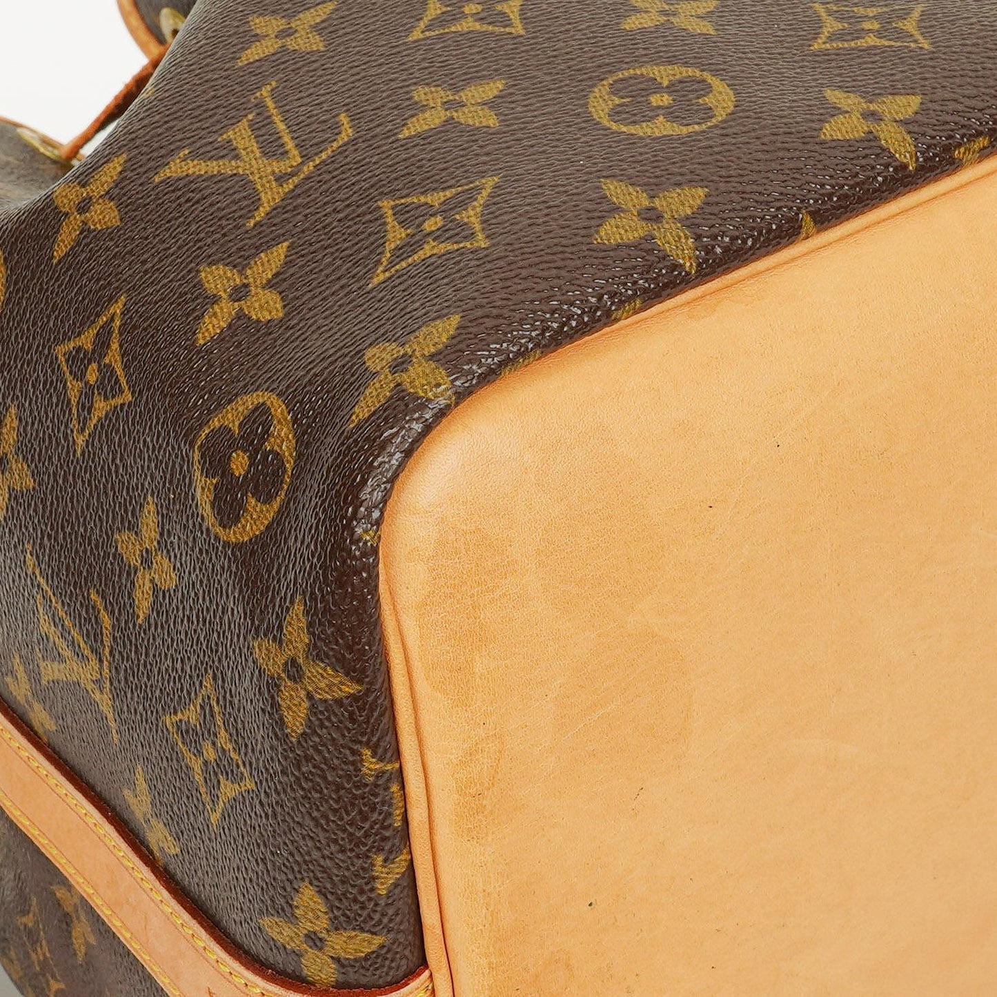 Louis Vuitton Petit Noe Schultertasche aus Monogram Canvas