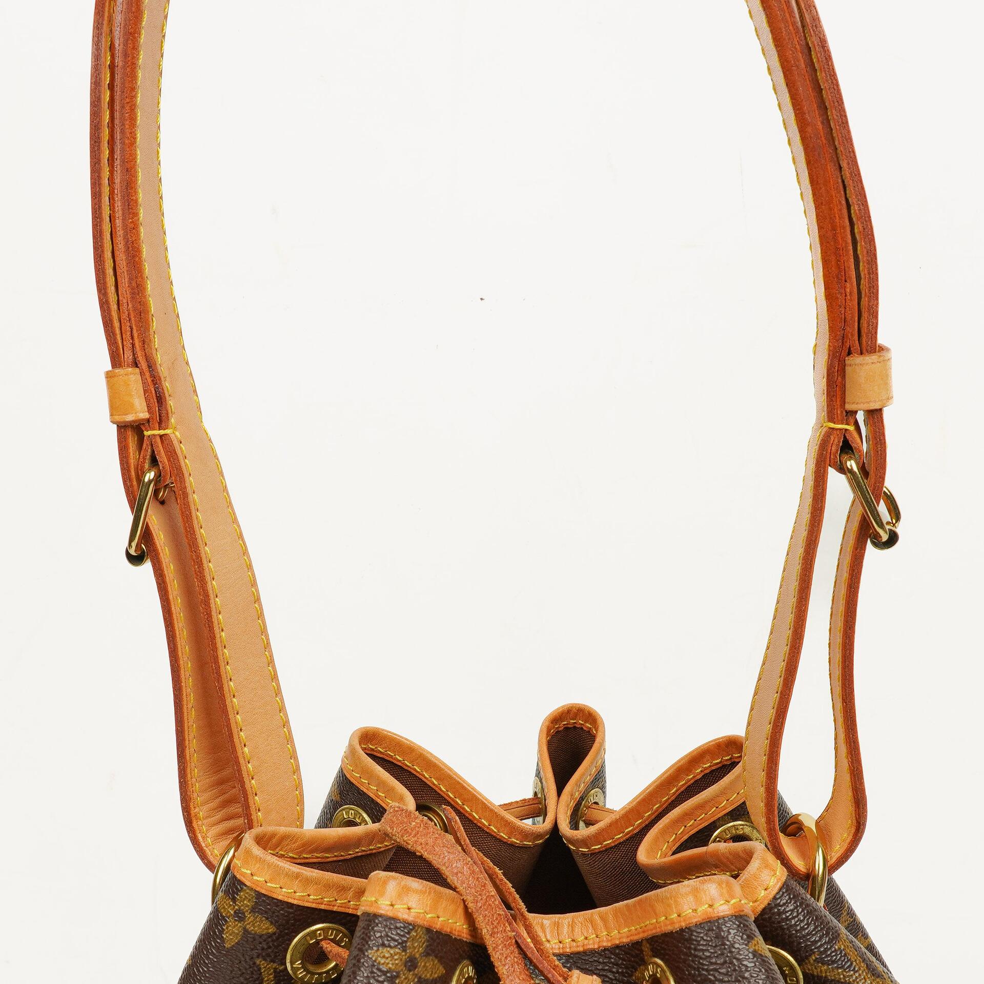 Louis Vuitton Petit Noe Schultertasche aus Monogram Canvas