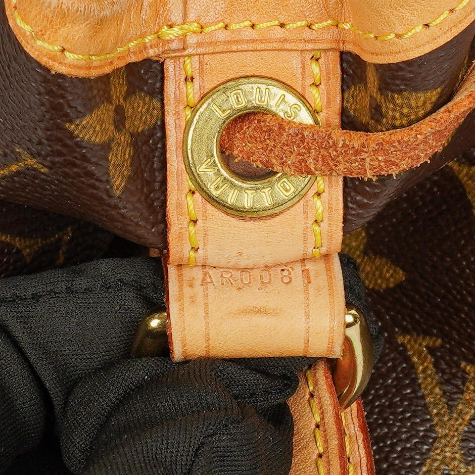 Louis Vuitton Petit Noe Schultertasche aus Monogram Canvas