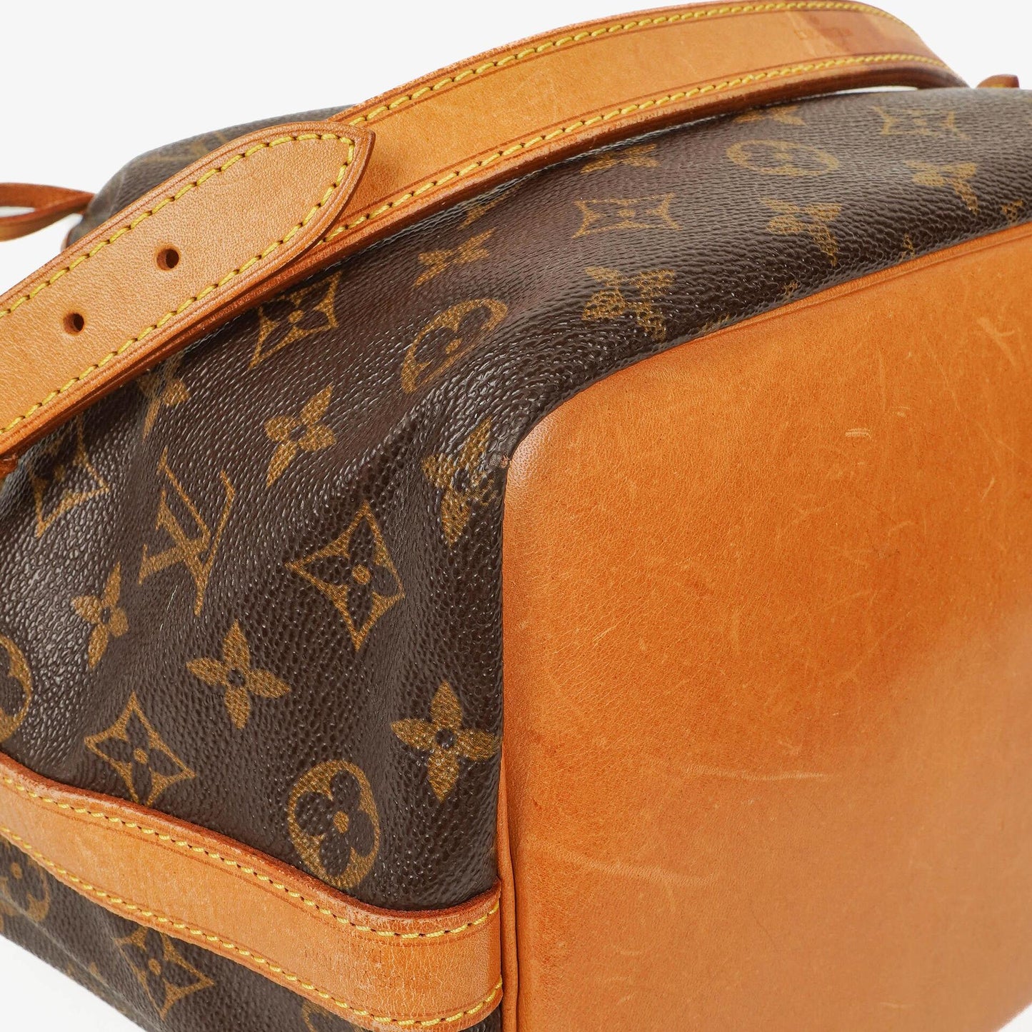 Louis Vuitton Petit Noe Schultertasche aus Monogram Canvas