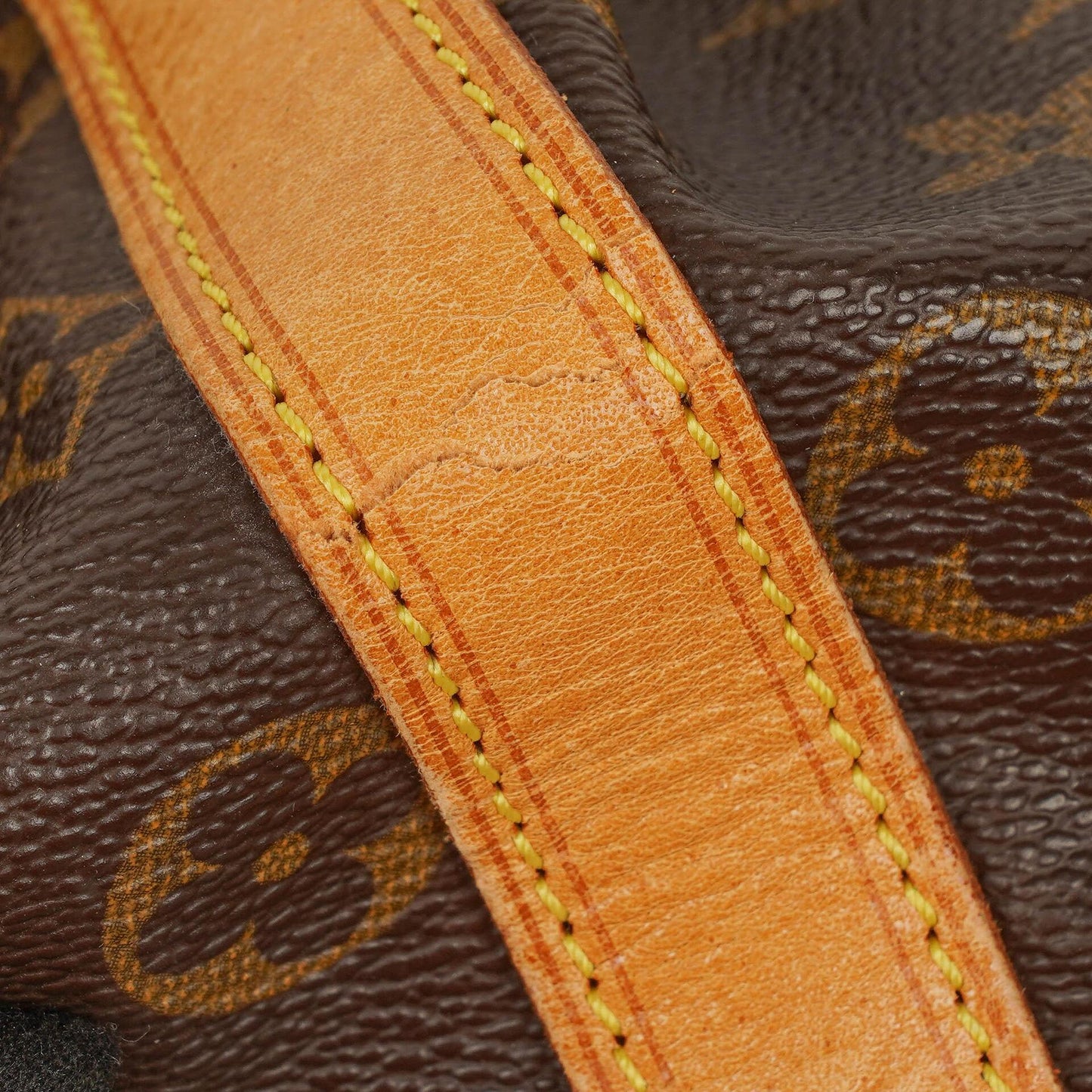 Louis Vuitton Petit Noe Schultertasche aus Monogram Canvas