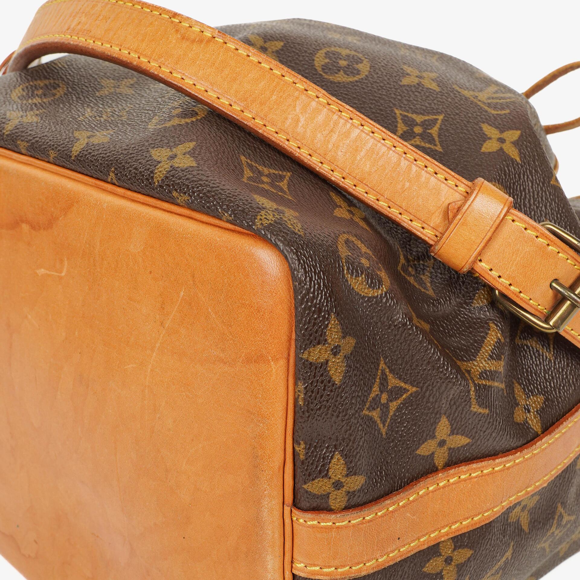 Louis Vuitton Petit Noe Schultertasche aus Monogram Canvas
