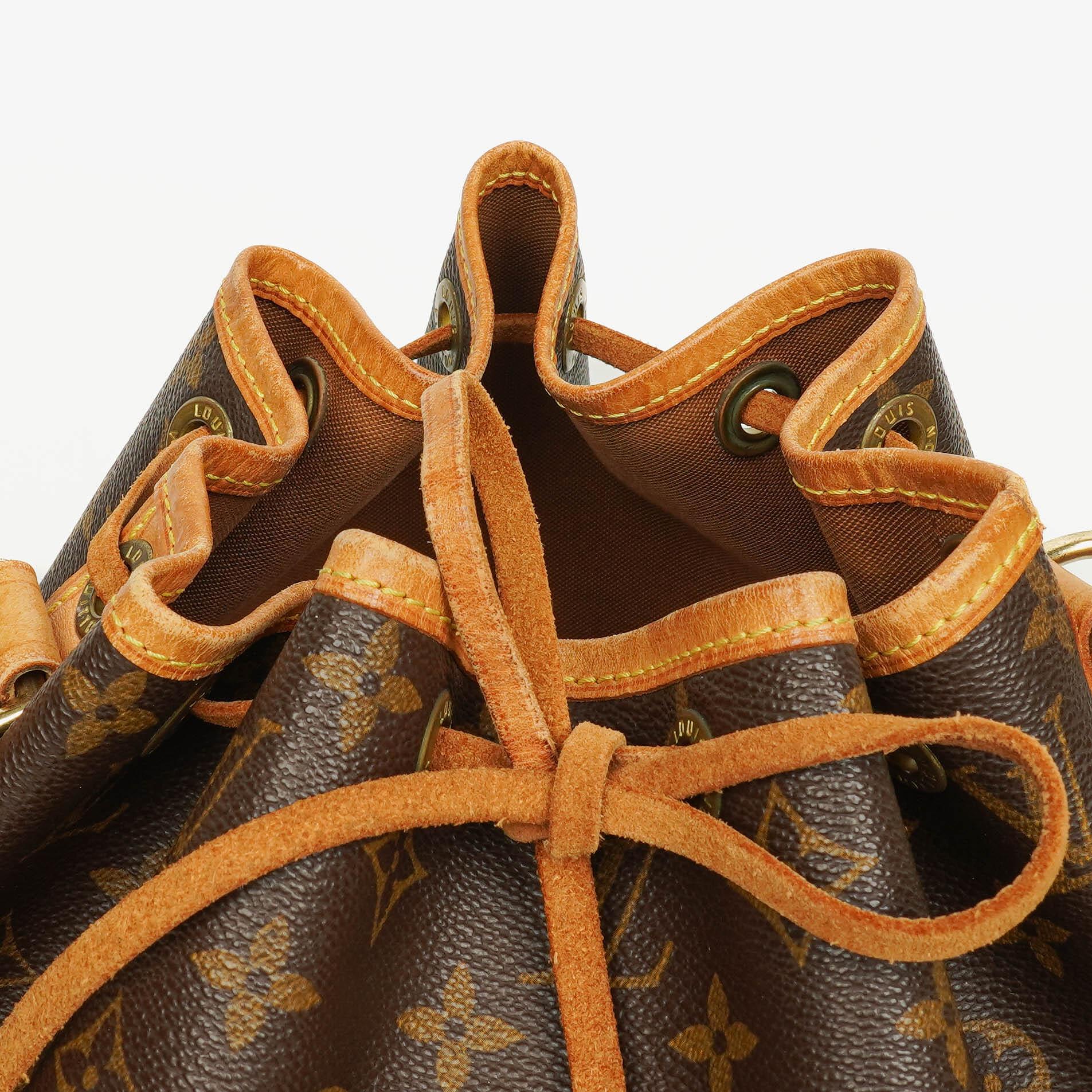 Louis Vuitton Petit Noe Schultertasche aus Monogram Canvas