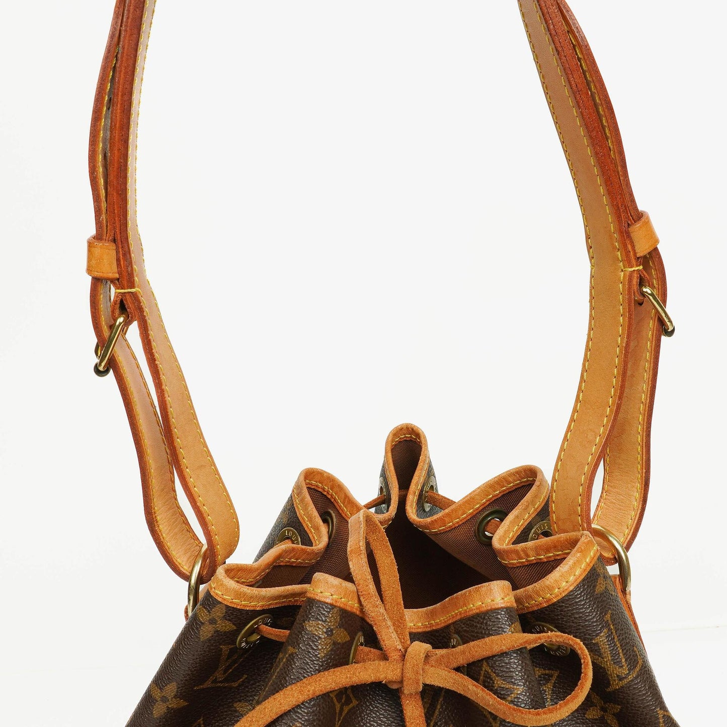 Louis Vuitton Petit Noe Schultertasche aus Monogram Canvas