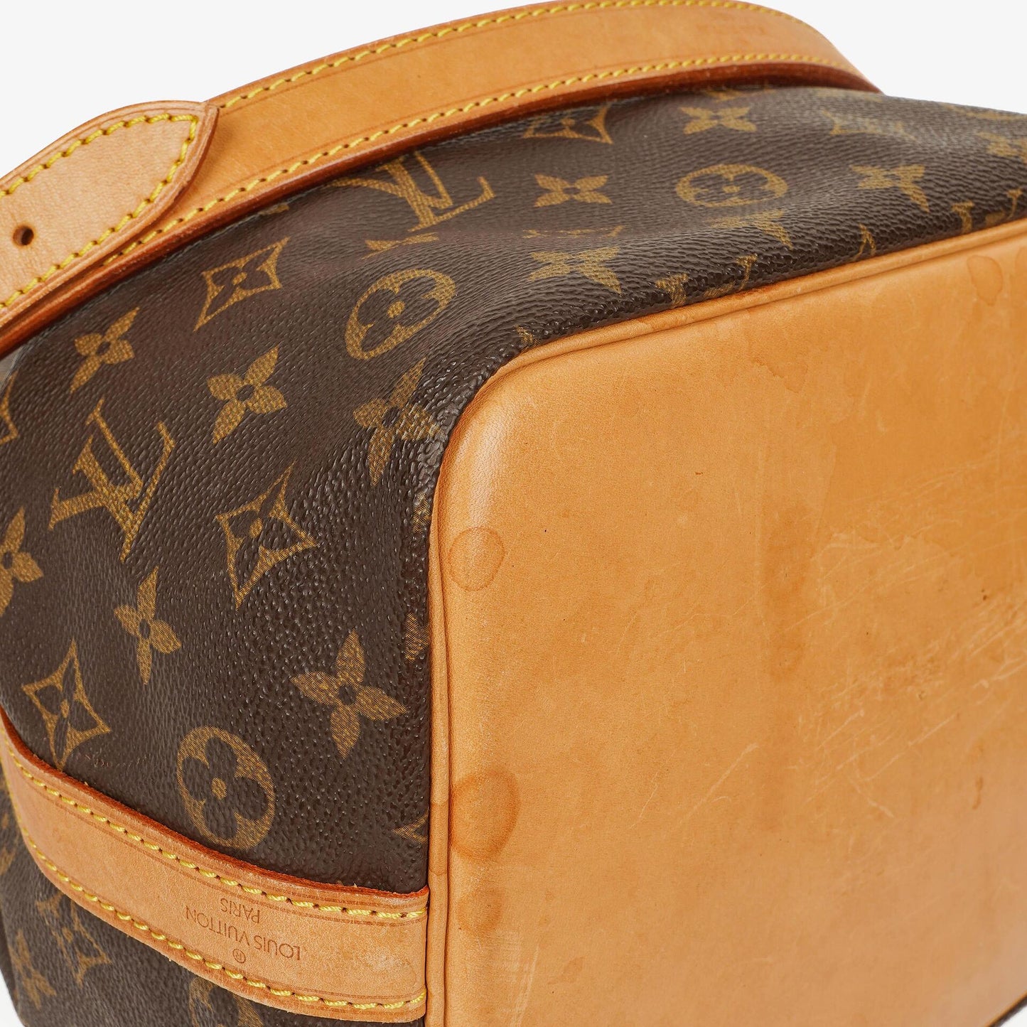 Louis Vuitton Petit Noé Schultertasche aus Monogram Canvas
