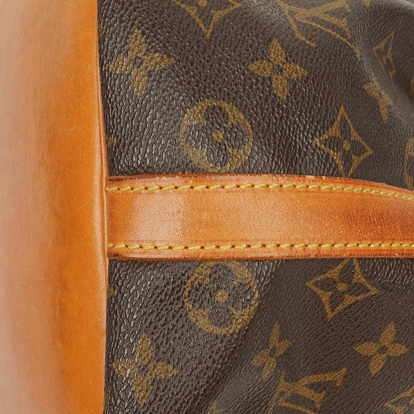 Louis Vuitton Petit Noé Monogram Canvas Schultertasche