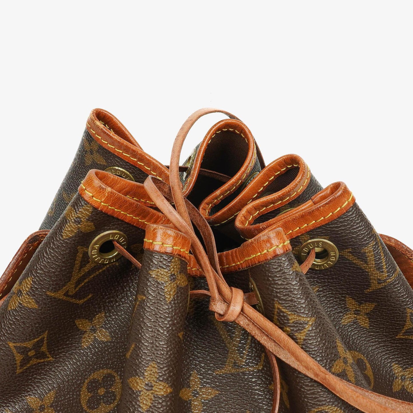 Louis Vuitton Petit Noé Monogram Canvas Schultertasche
