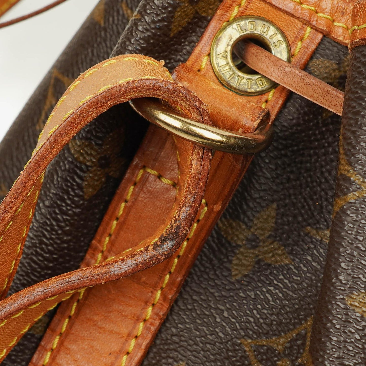 Louis Vuitton Petit Noé Monogram Canvas Schultertasche