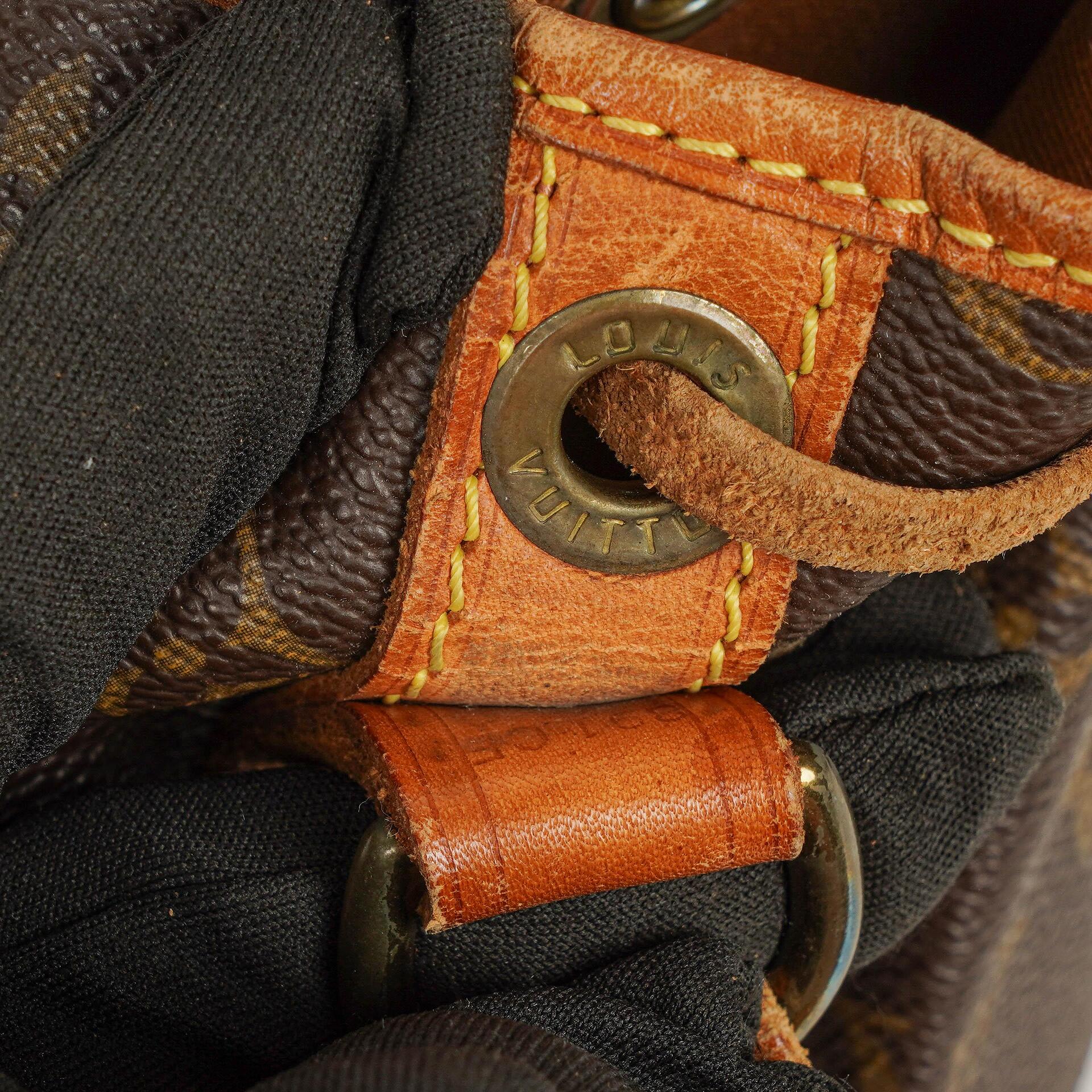 Louis Vuitton Petit Noé Monogram Canvas Schultertasche
