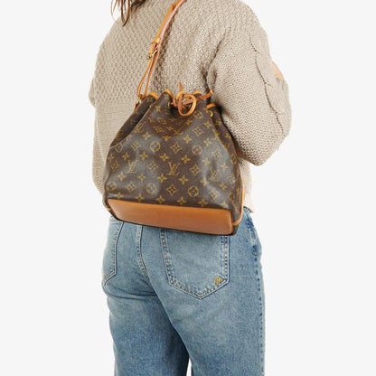 Louis Vuitton Petit Noé Schultertasche aus Monogram Canvas