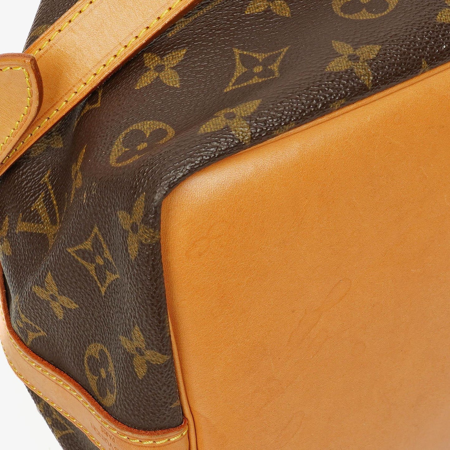Louis Vuitton Petit Noé Schultertasche aus Monogram Canvas