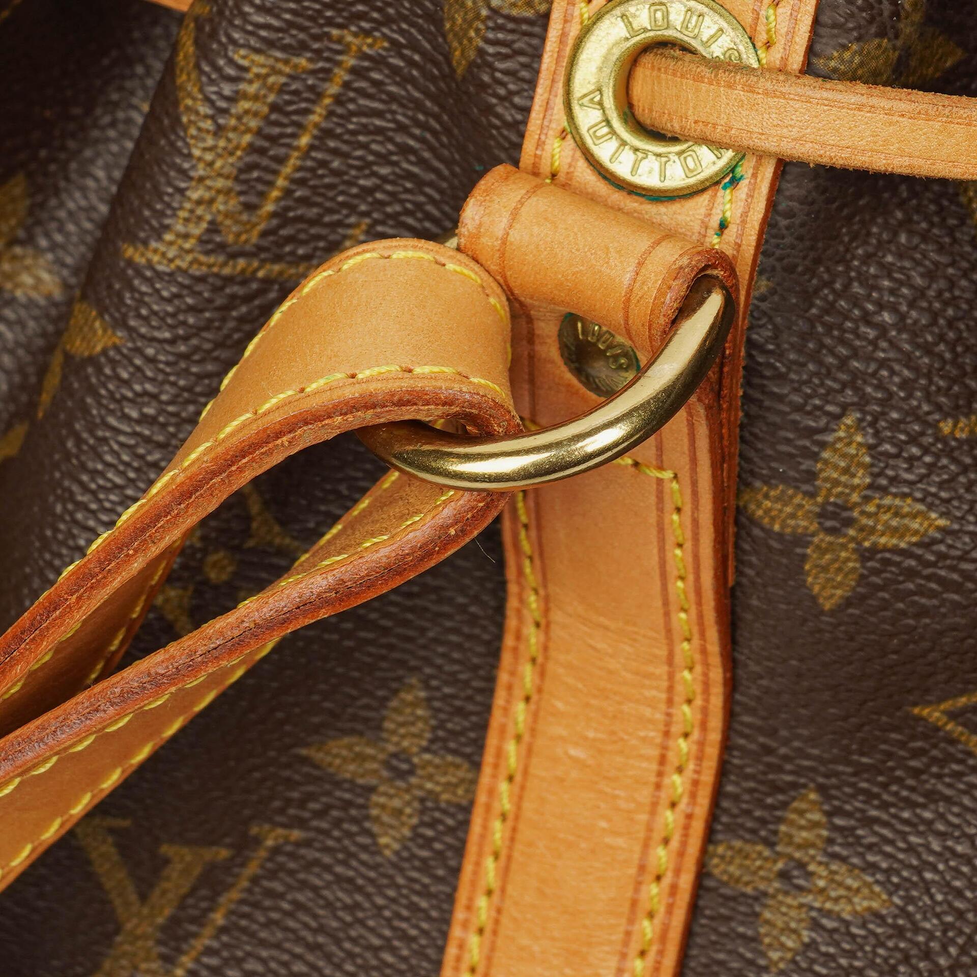 Louis Vuitton Petit Noé Schultertasche aus Monogram Canvas