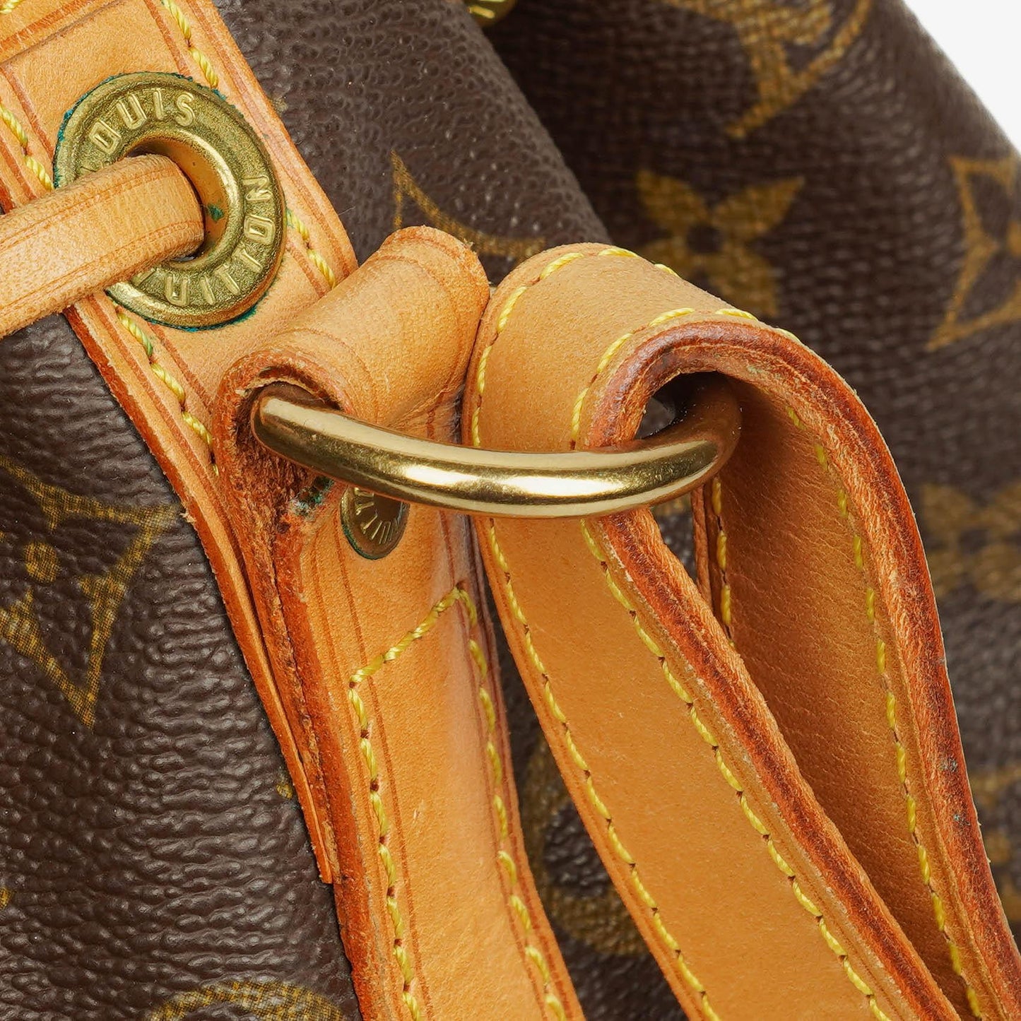 Louis Vuitton Petit Noé Schultertasche aus Monogram Canvas