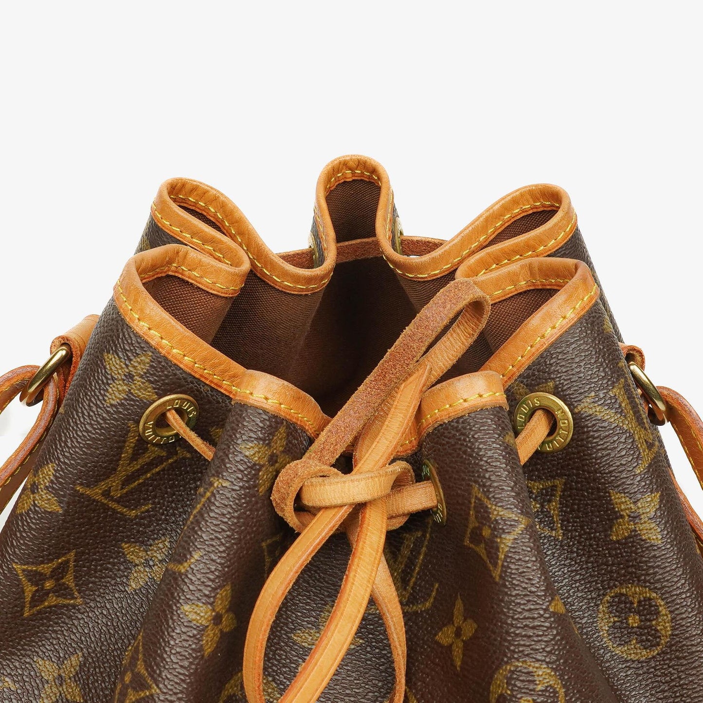 Louis Vuitton Petit Noé Schultertasche aus Monogram Canvas