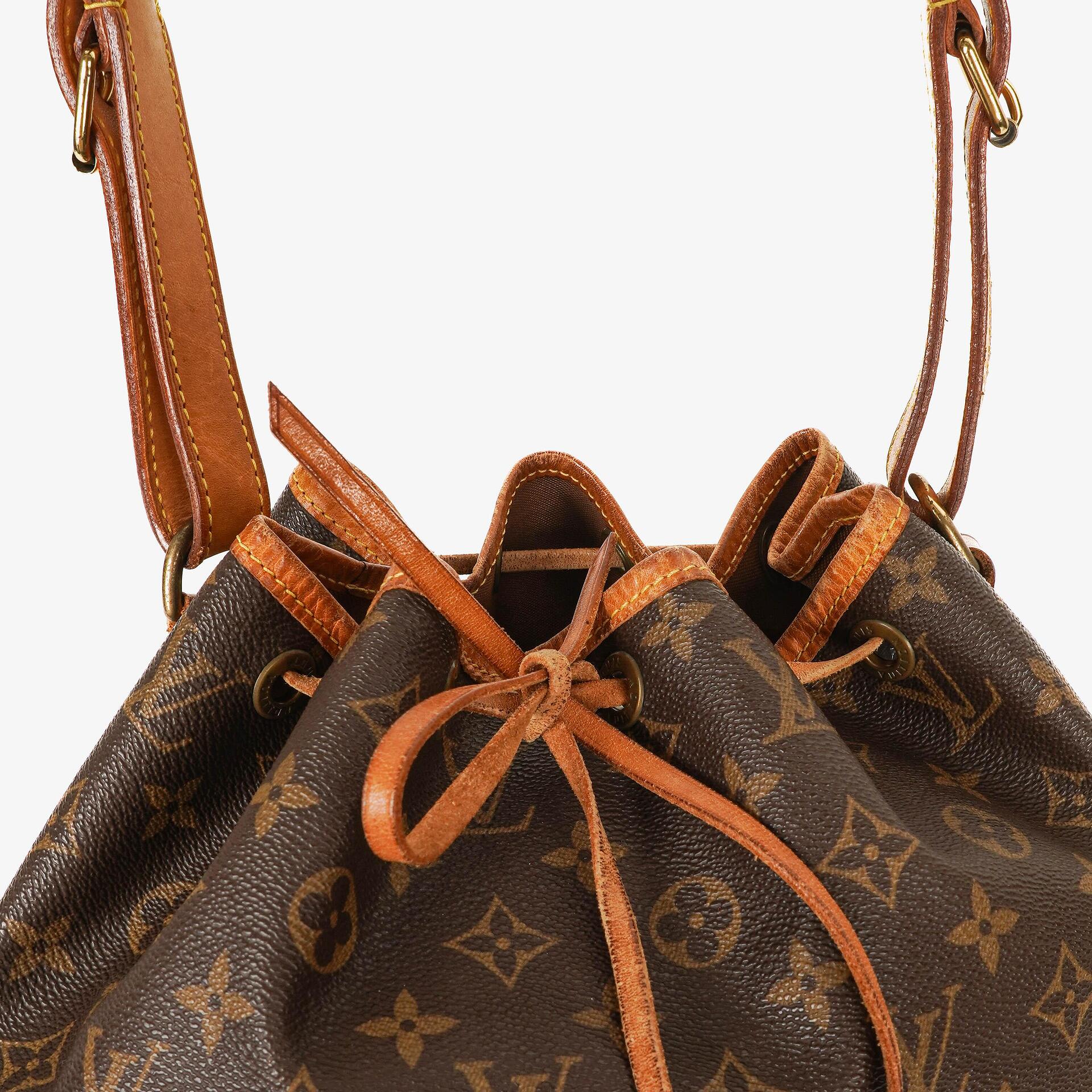 Louis Vuitton Petit Noé Schultertasche aus Monogram Canvas
