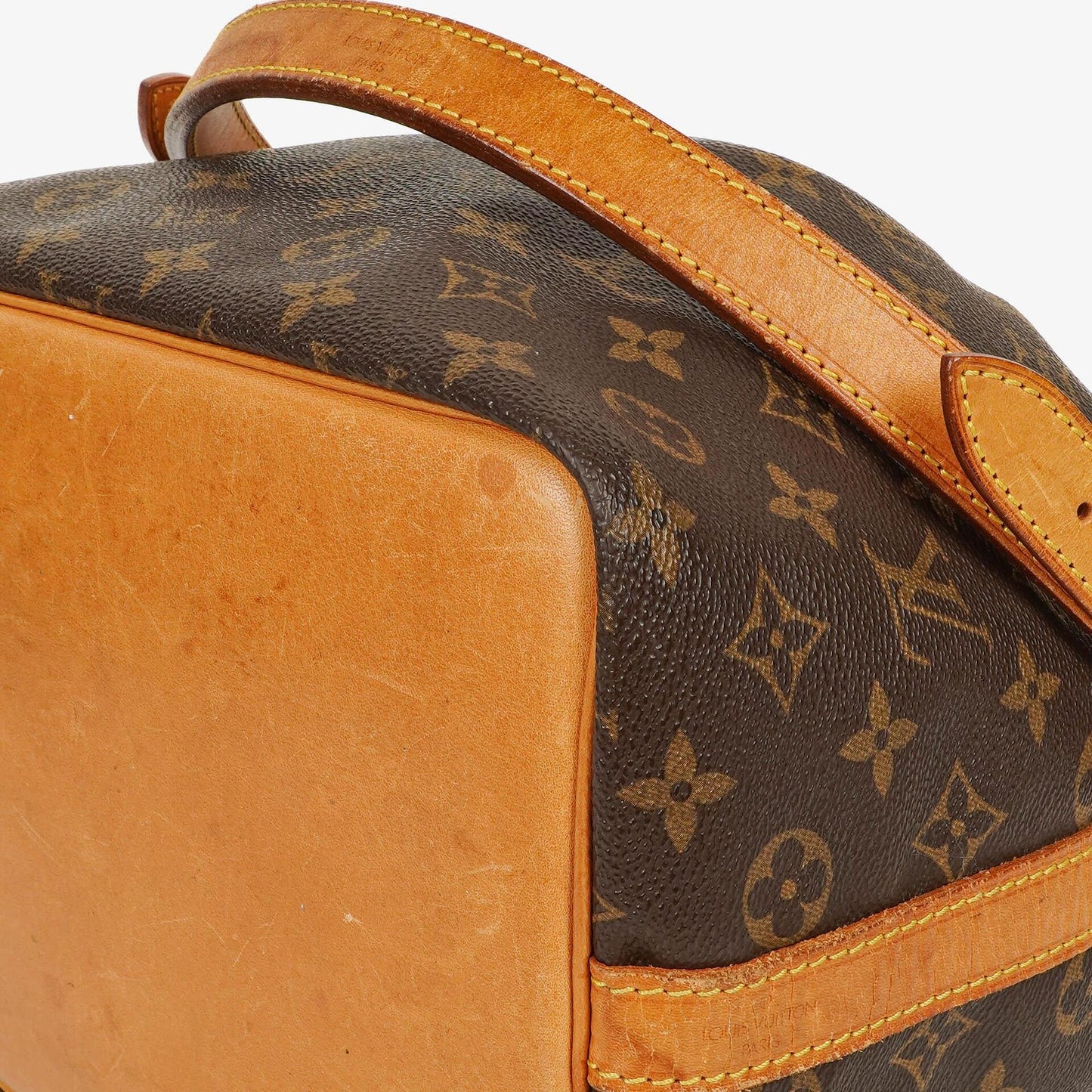 Louis Vuitton Petit Noé Schultertasche aus Monogram Canvas