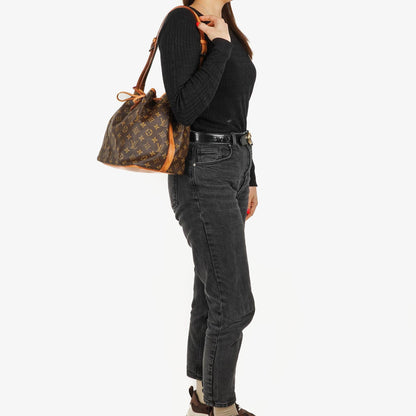 Louis Vuitton Petit Noé Schultertasche aus Monogram Canvas