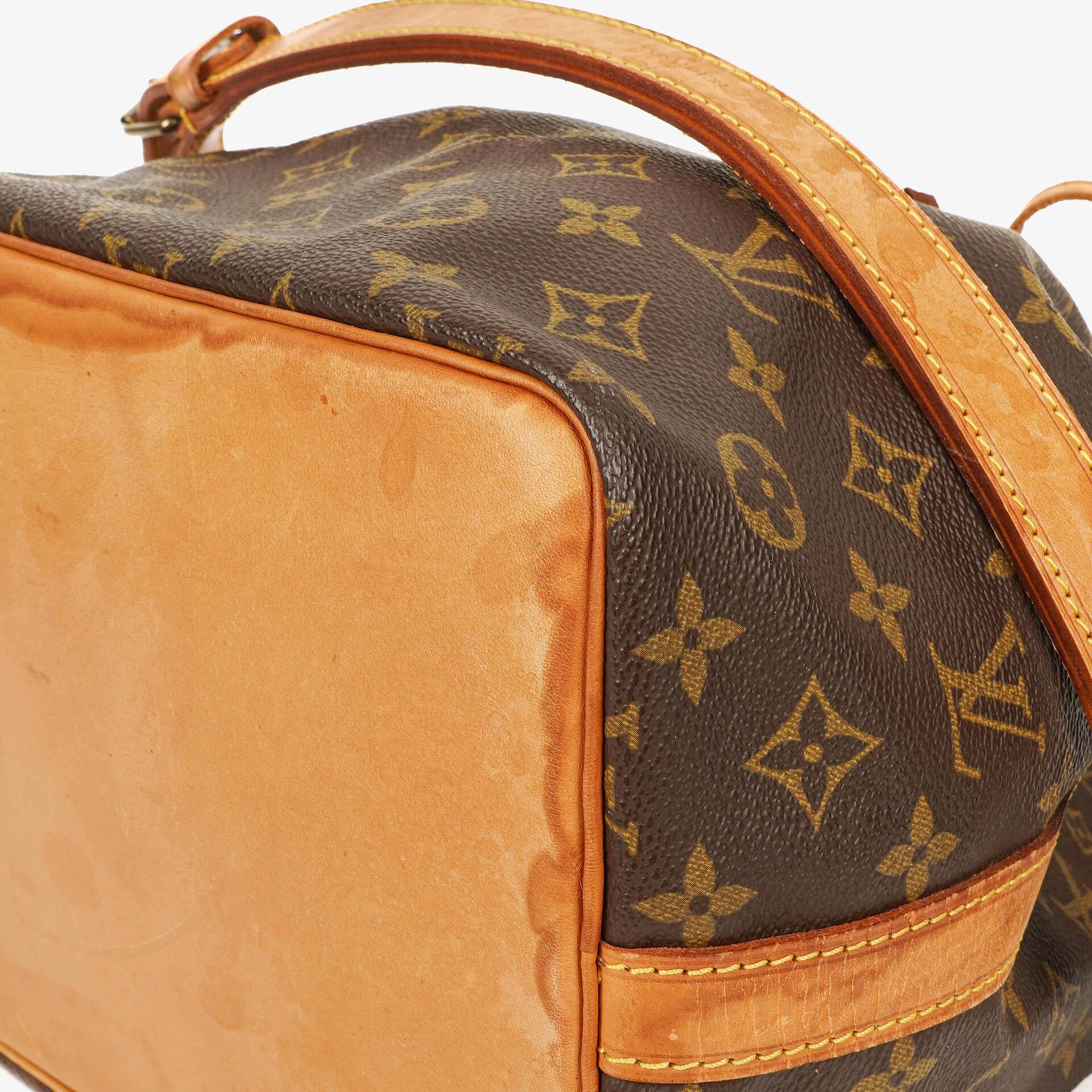 Louis Vuitton Petit Noé Schultertasche aus Monogram Canvas