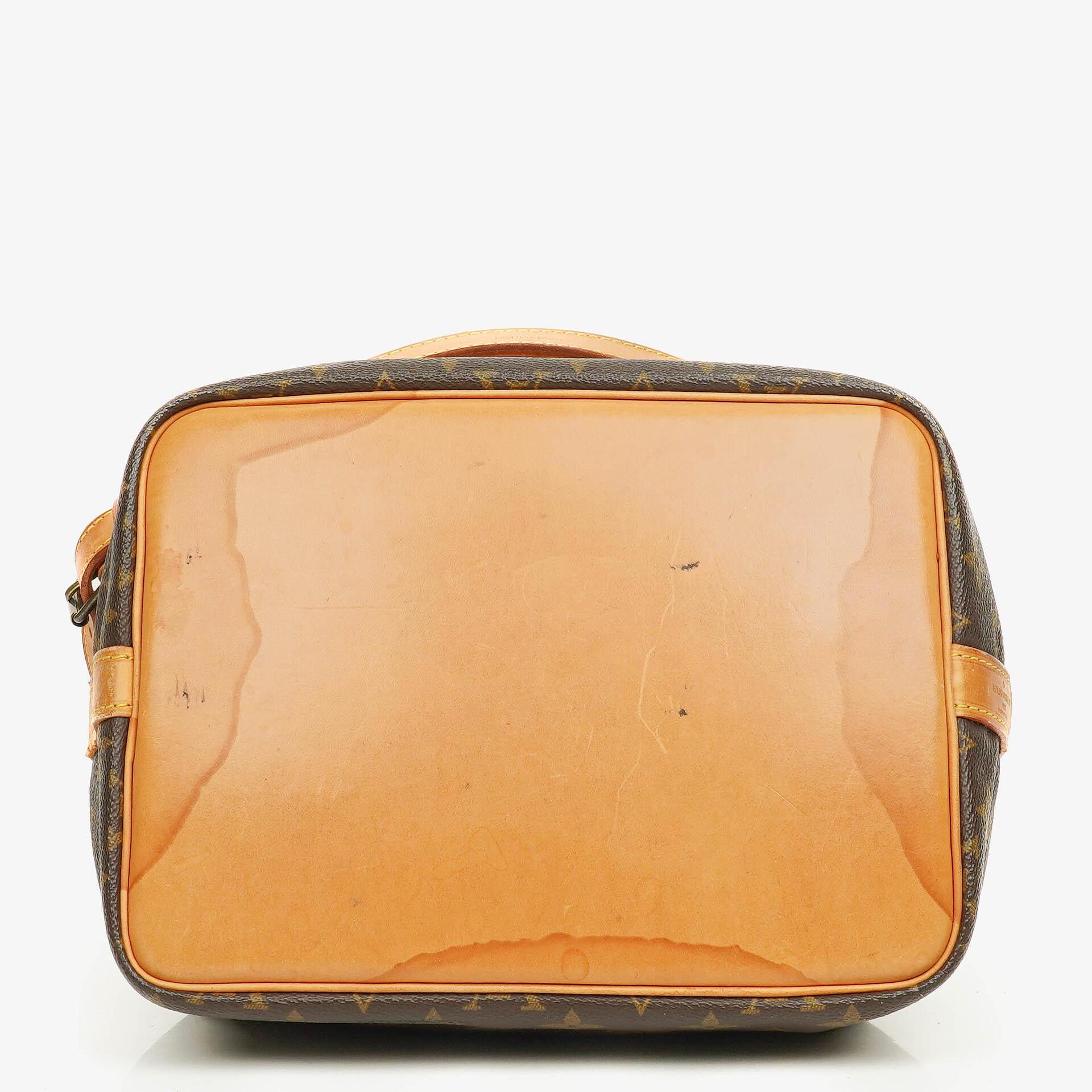 Louis Vuitton Petit Noé Monogram Canvas Schultertasche