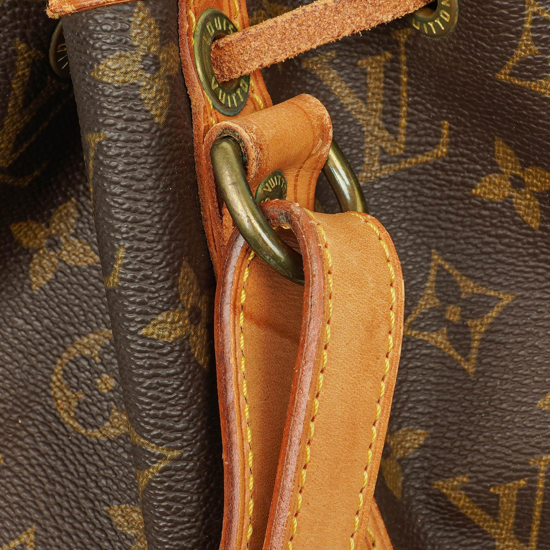 Louis Vuitton Petit Noé Monogram Canvas Schultertasche