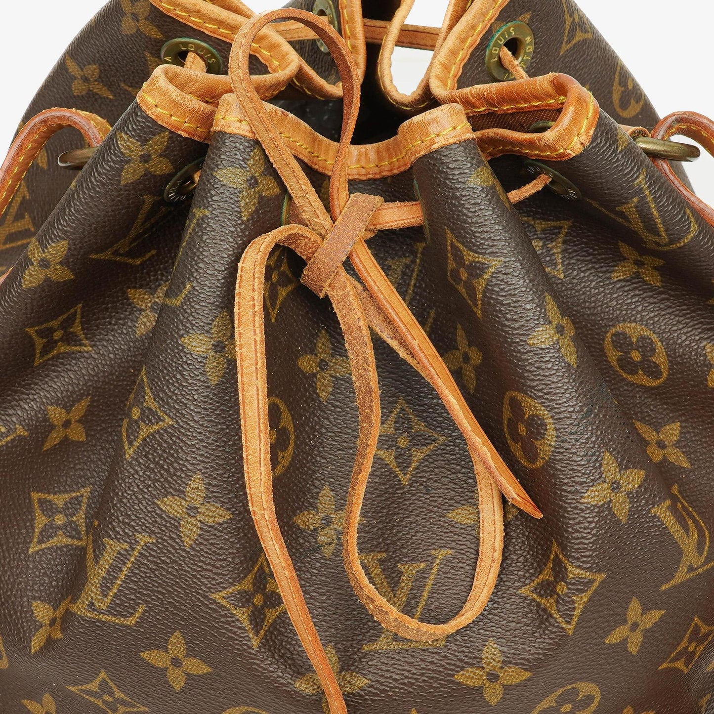 Louis Vuitton Petit Noé Monogram Canvas Schultertasche