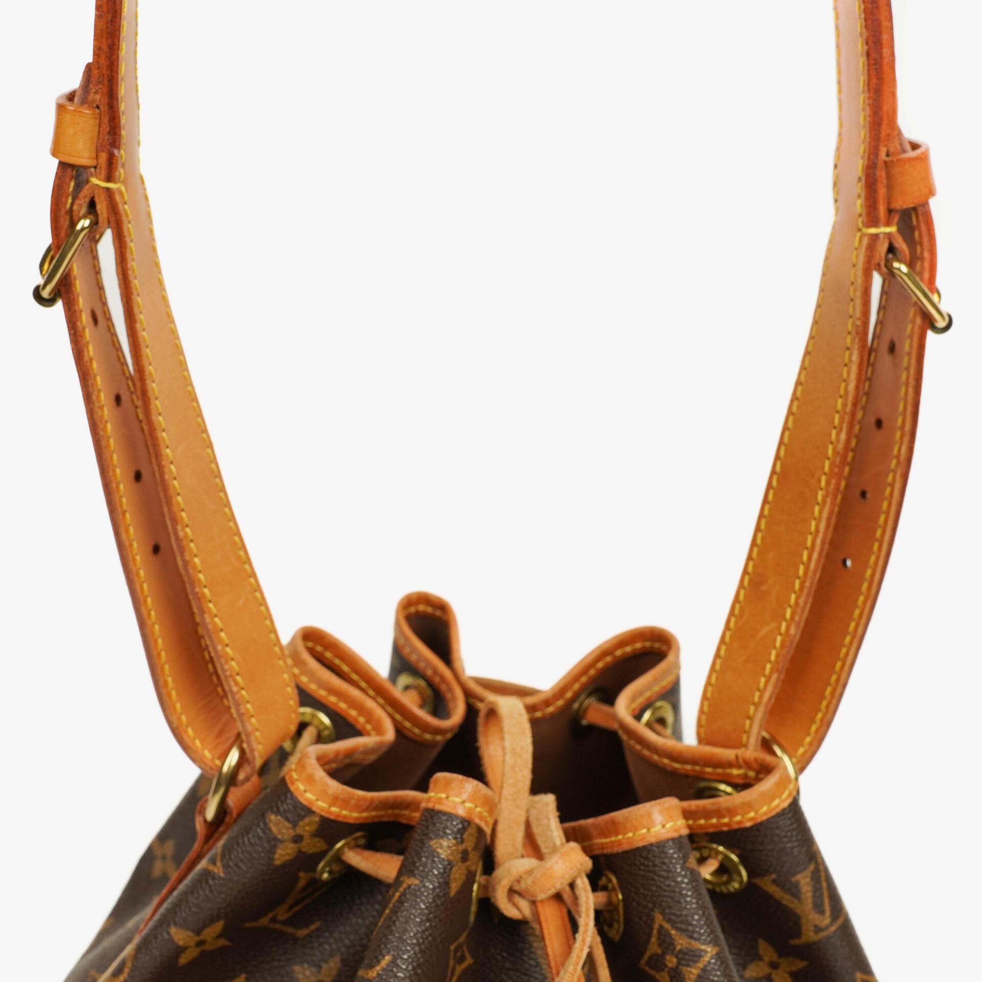 Louis Vuitton Petit Noé Schultertasche aus Monogram Canvas