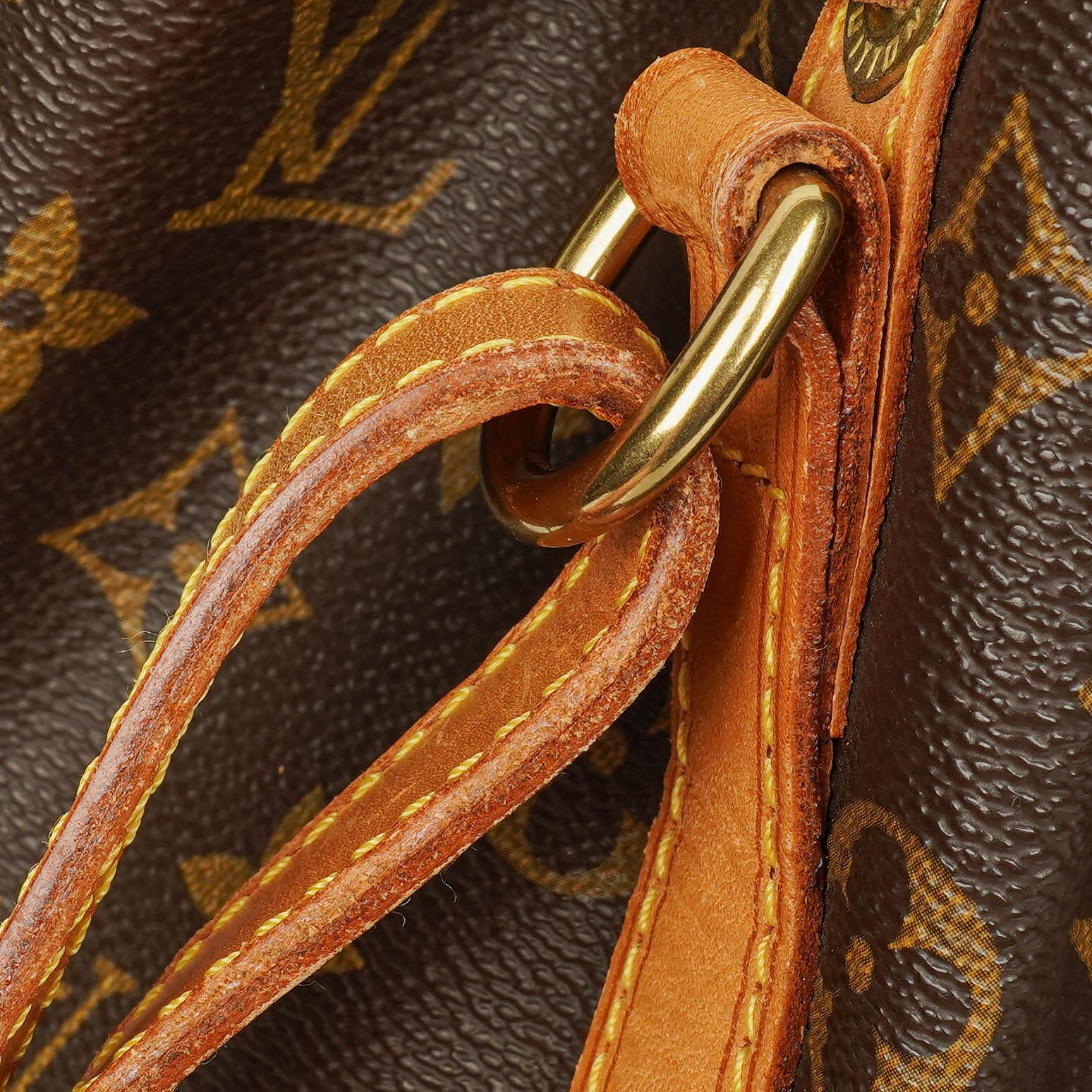 Louis Vuitton Petit Noé Schultertasche aus Monogram Canvas