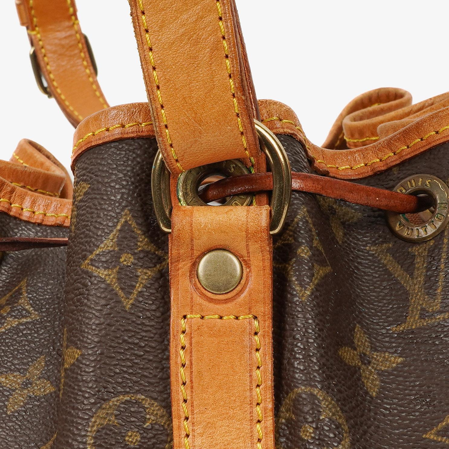 Louis Vuitton Petit Noe Schultertasche aus Monogram Canvas