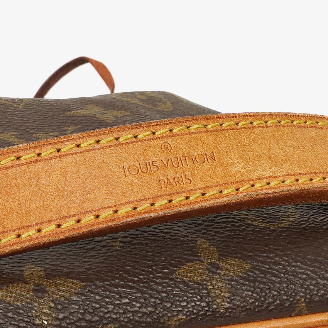 Louis Vuitton Petit Noe Schultertasche aus Monogram Canvas
