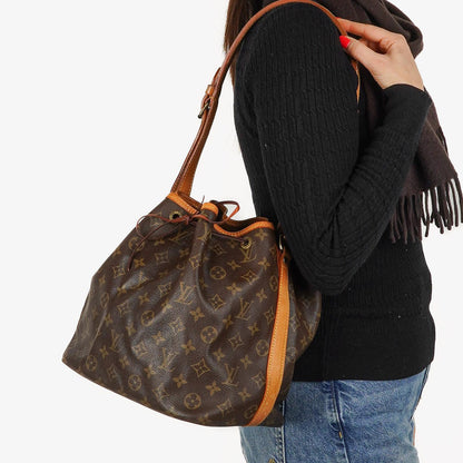 Louis Vuitton Petit Noe Schultertasche aus Monogram Canvas