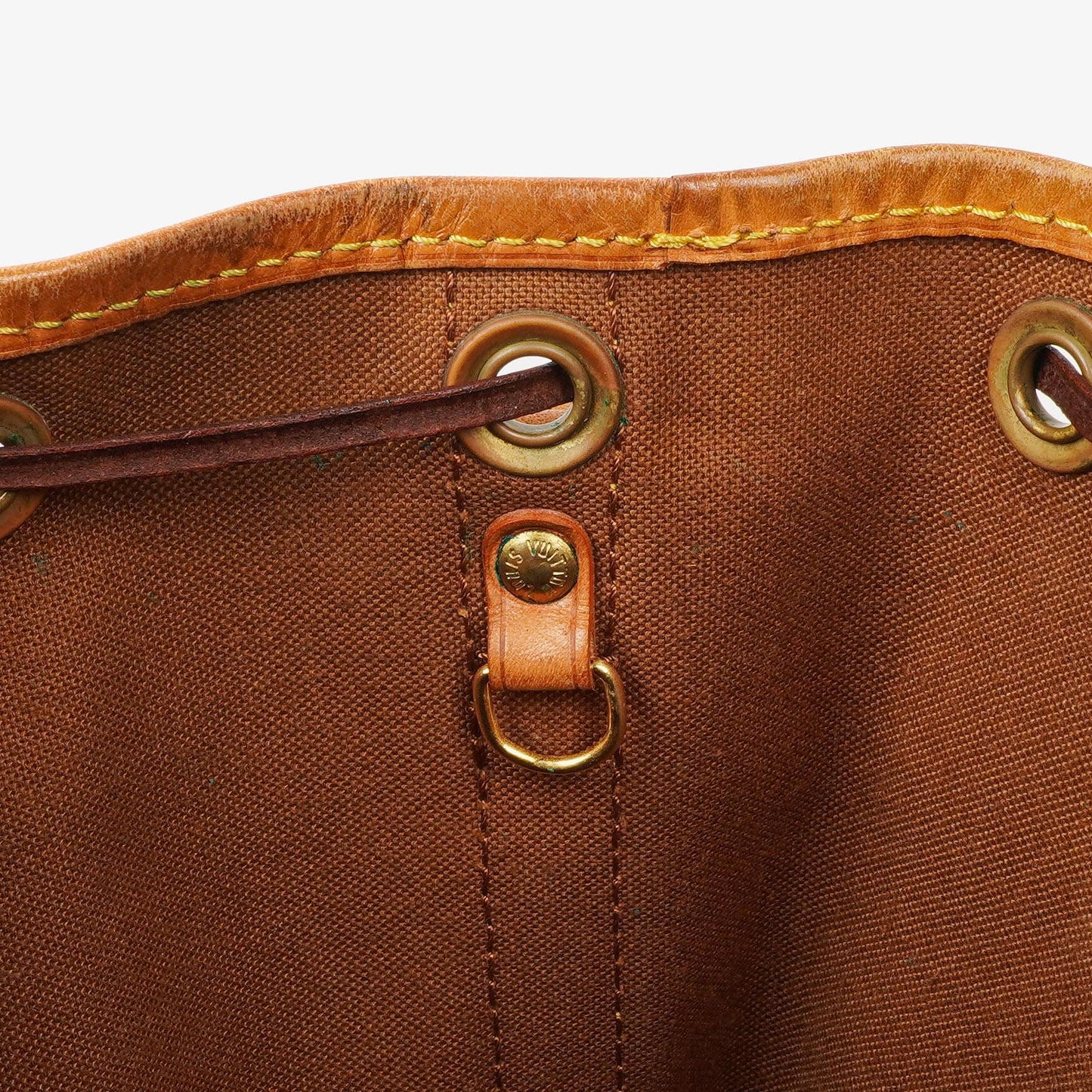 Louis Vuitton Petit Noe Schultertasche aus Monogram Canvas