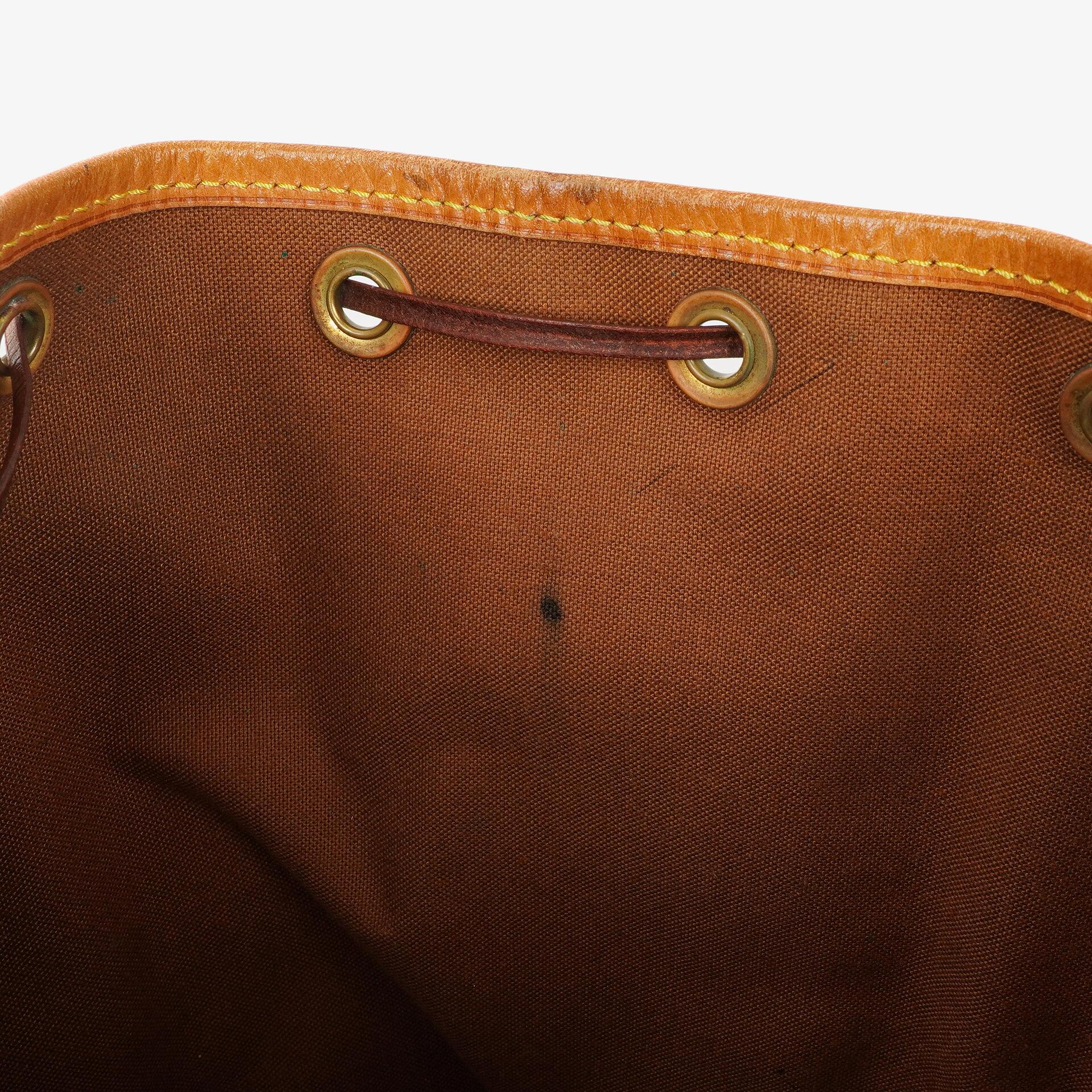 Louis Vuitton Petit Noe Schultertasche aus Monogram Canvas