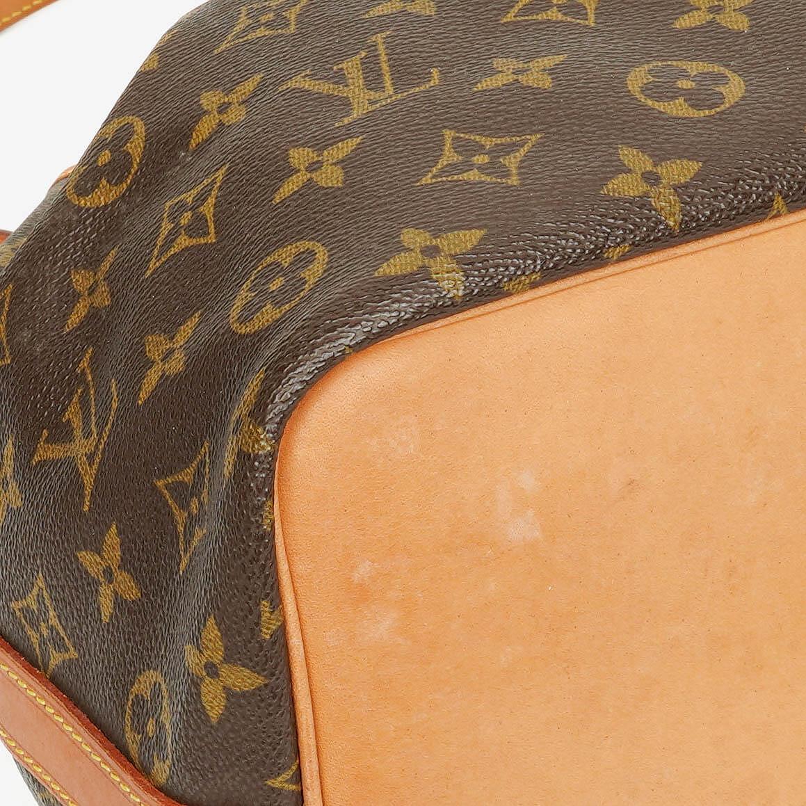 Louis Vuitton Petit Noé Schultertasche aus Monogram Canvas