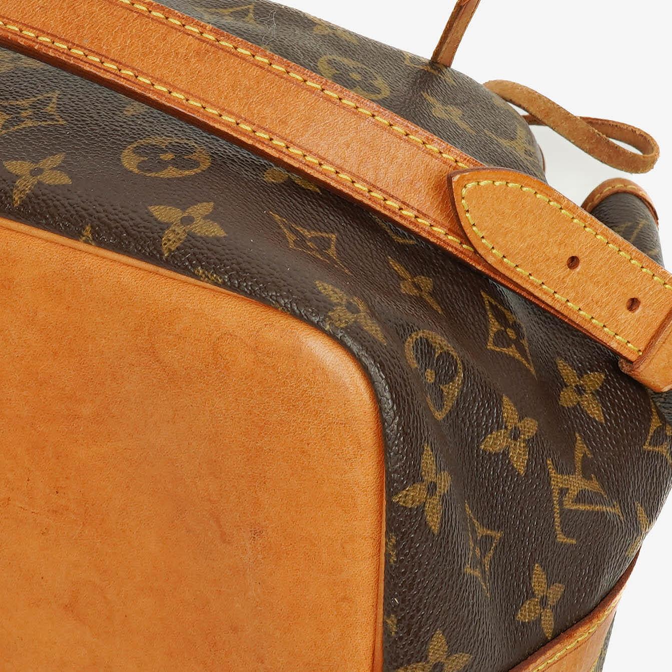 Louis Vuitton Petit Noe Schultertasche aus Monogramm Canvas