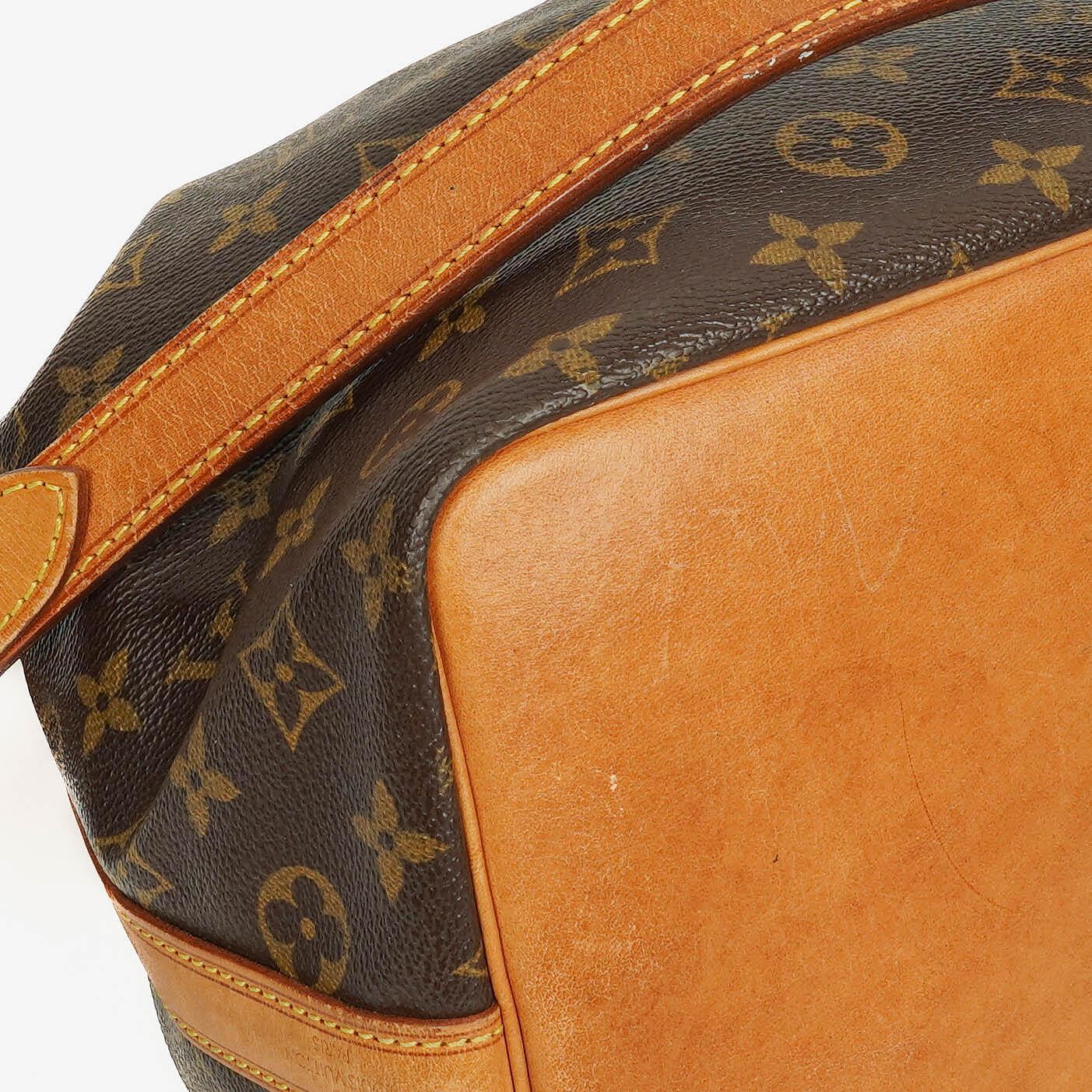 Louis Vuitton Petit Noe Schultertasche aus Monogramm Canvas