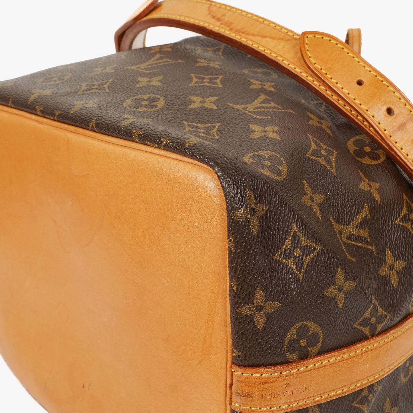 Louis Vuitton Petit Noe Monogram Canvas Schultertasche