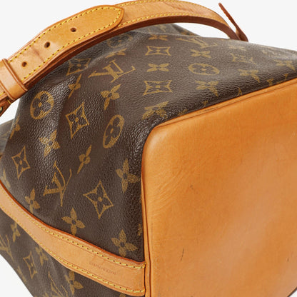 Louis Vuitton Petit Noe Monogram Canvas Schultertasche