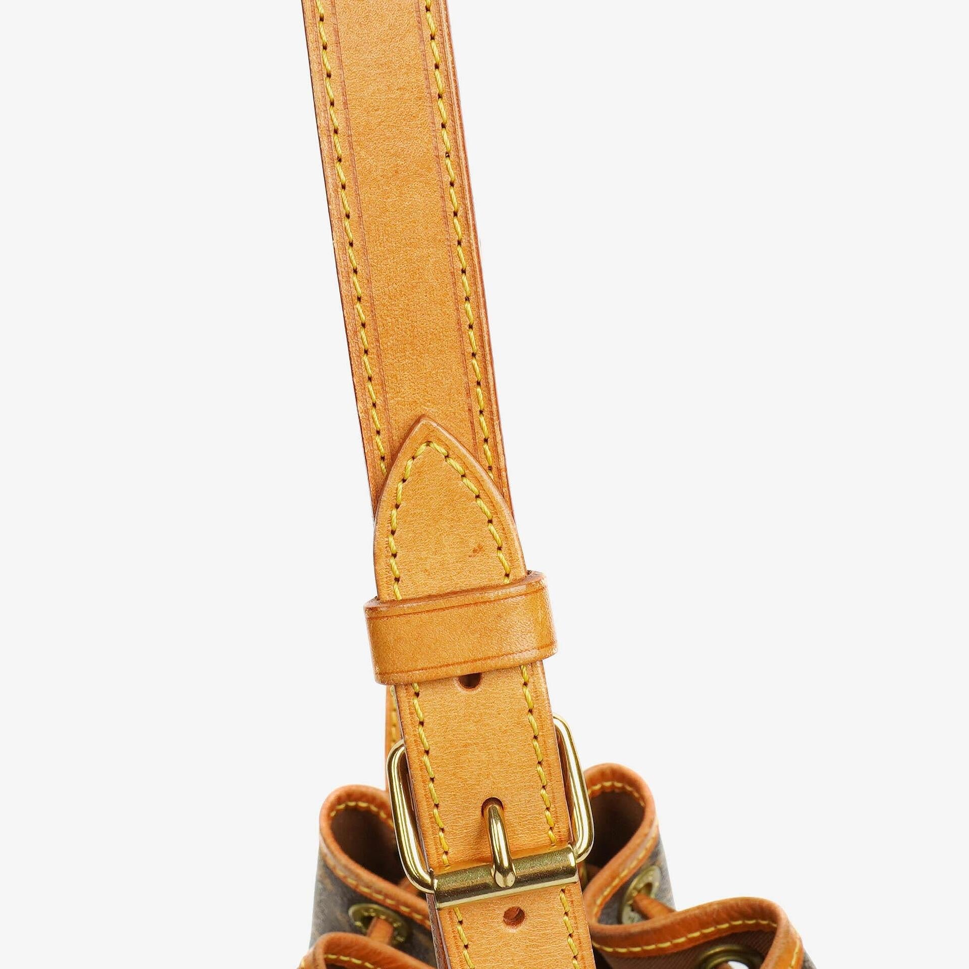 Louis Vuitton Petit Noe Monogram Canvas Schultertasche