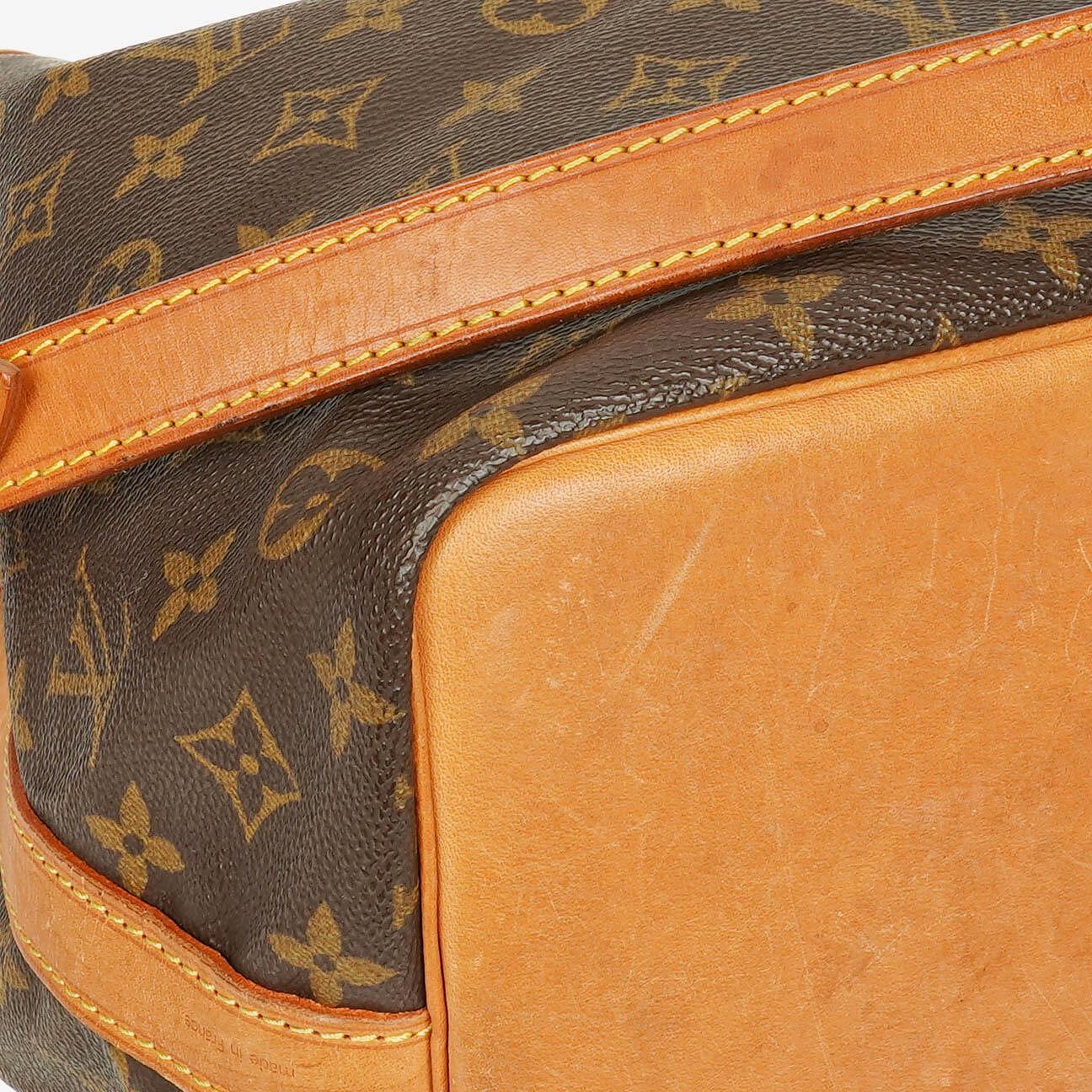 Louis Vuitton Petit Noé Schultertasche aus Monogram Canvas