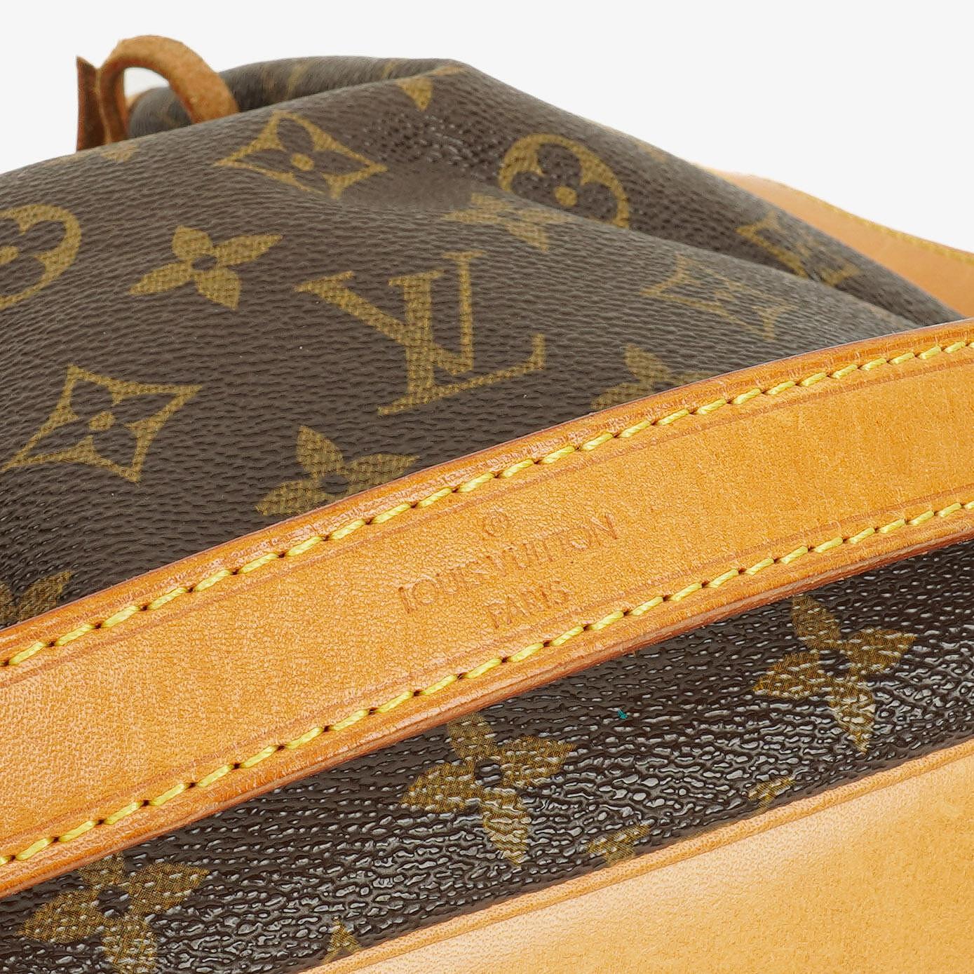 Louis Vuitton Petit Noe Schultertasche aus Monogram Canvas