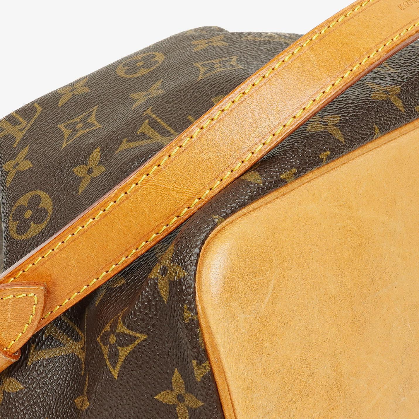 Louis Vuitton Petit Noe Schultertasche aus Monogram Canvas