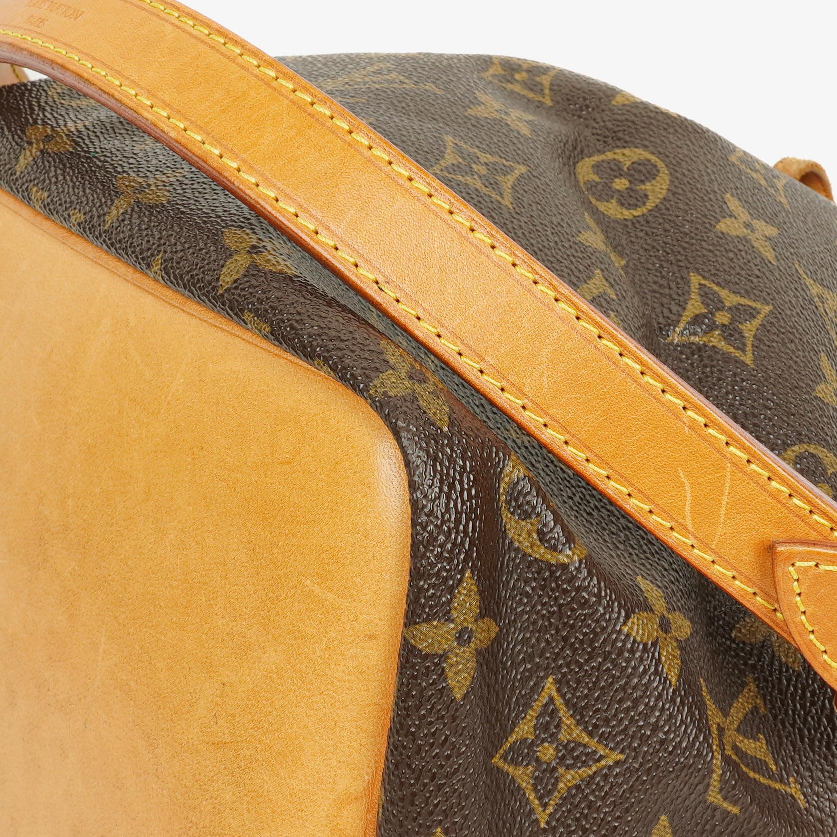 Louis Vuitton Petit Noe Schultertasche aus Monogram Canvas