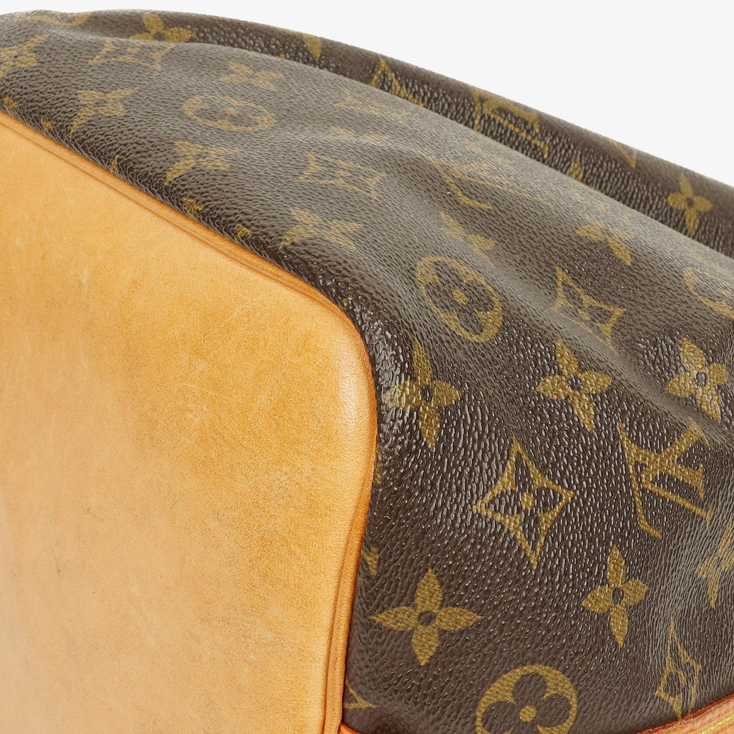Louis Vuitton Petit Noe Schultertasche aus Monogram Canvas