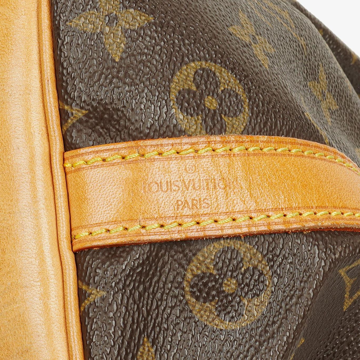 Louis Vuitton Petit Noe Schultertasche aus Monogram Canvas