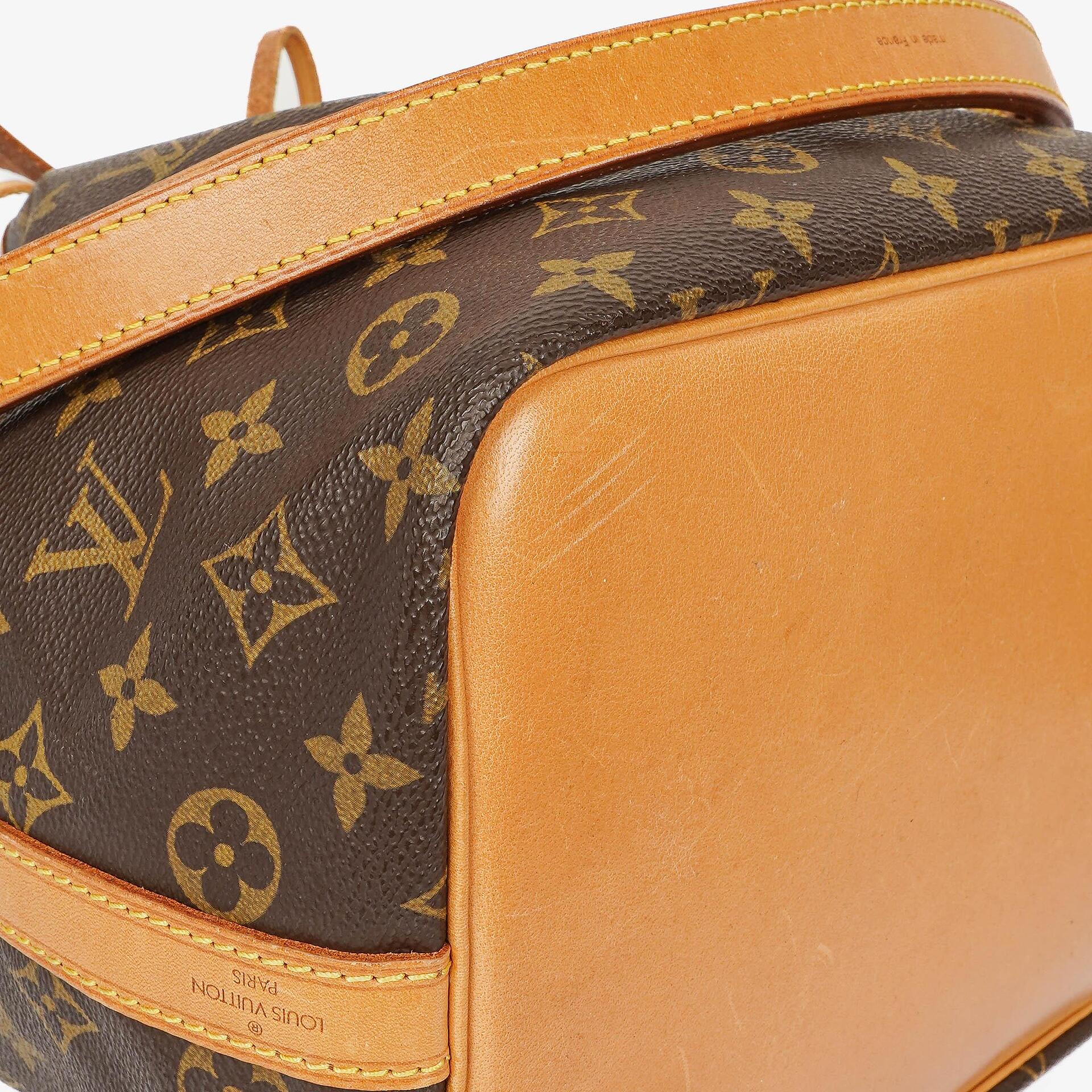 Louis Vuitton Petit Noe Schultertasche aus Monogramm Canvas